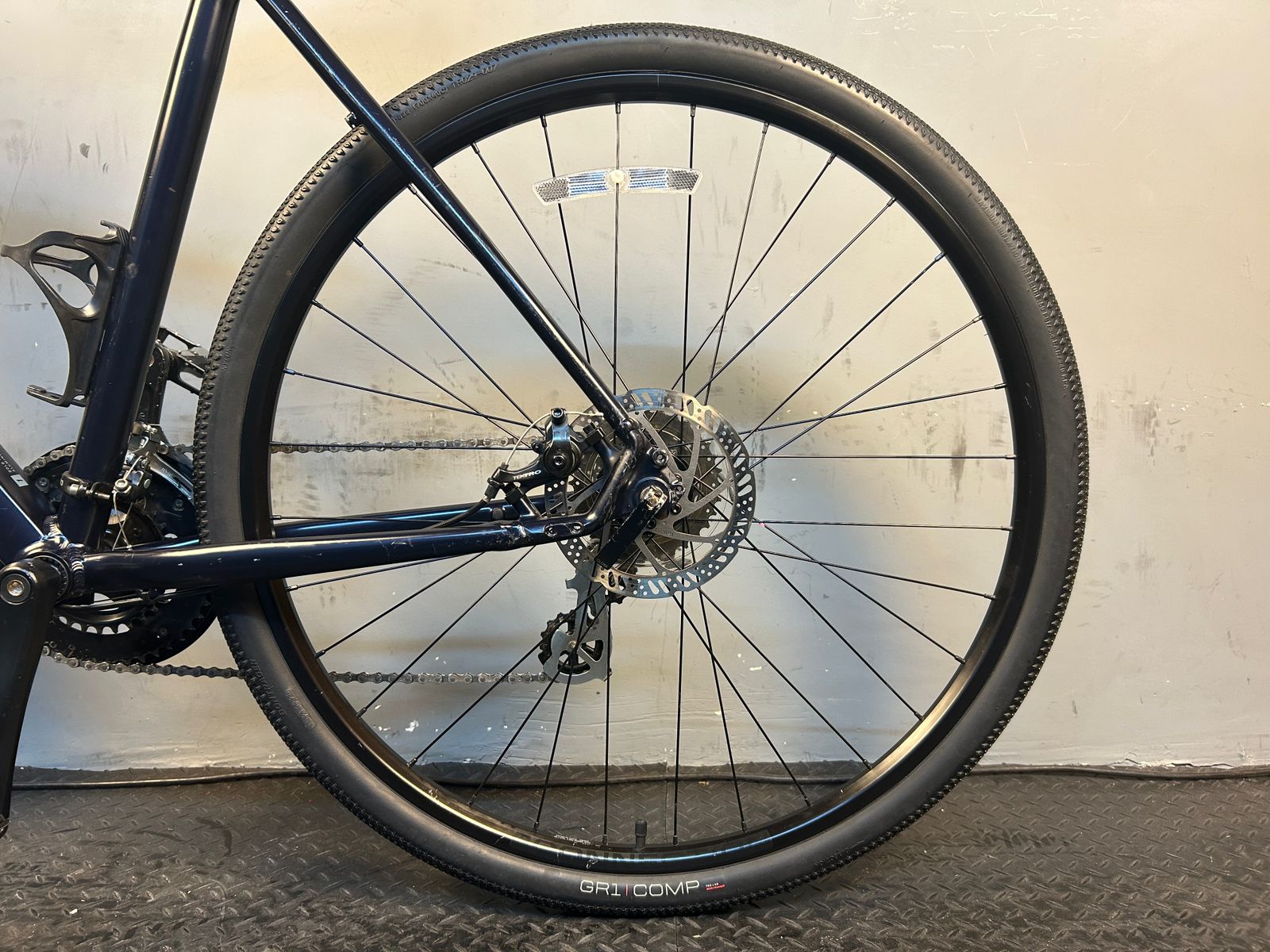 Trek Dual Sport 1 Hybrid Bike