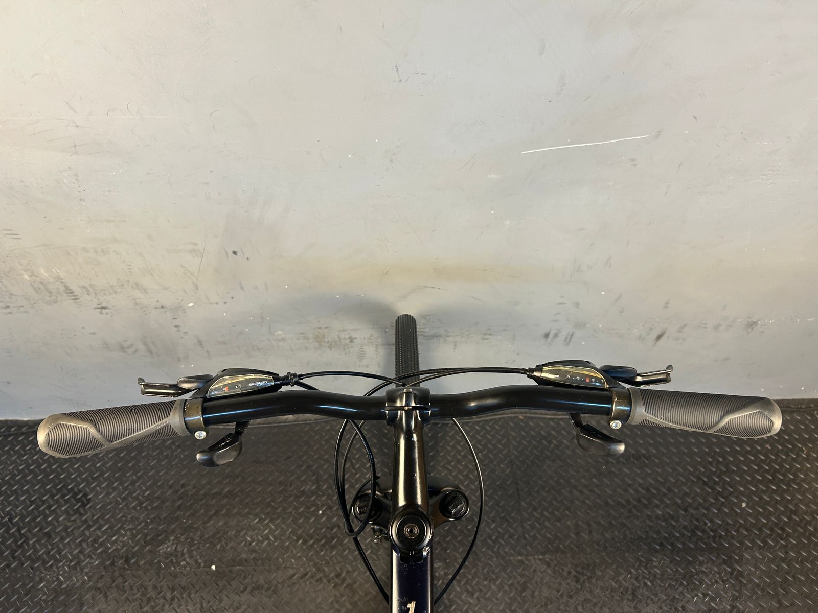 Trek Dual Sport 1 Hybrid Bike