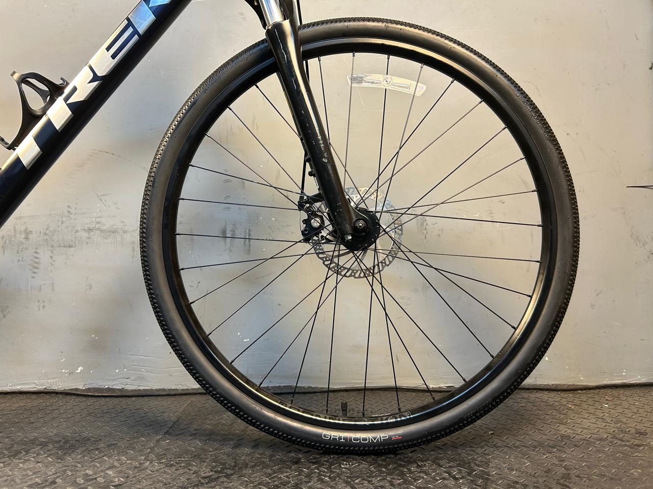 Trek Dual Sport 1 Hybrid Bike