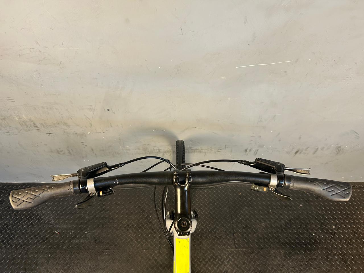 Trek FX2 Hybrid Bike