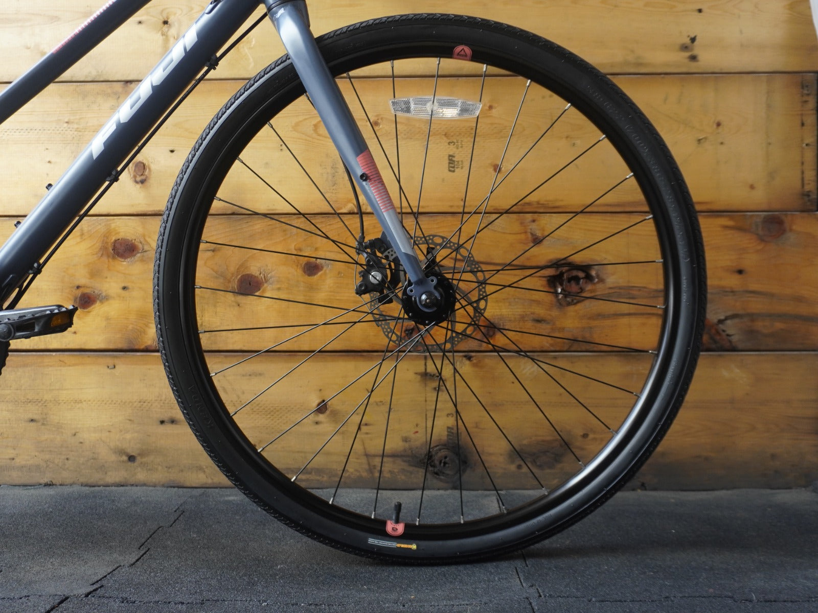 RENT Fuji Absolute 1.9 Hybrid Bike
