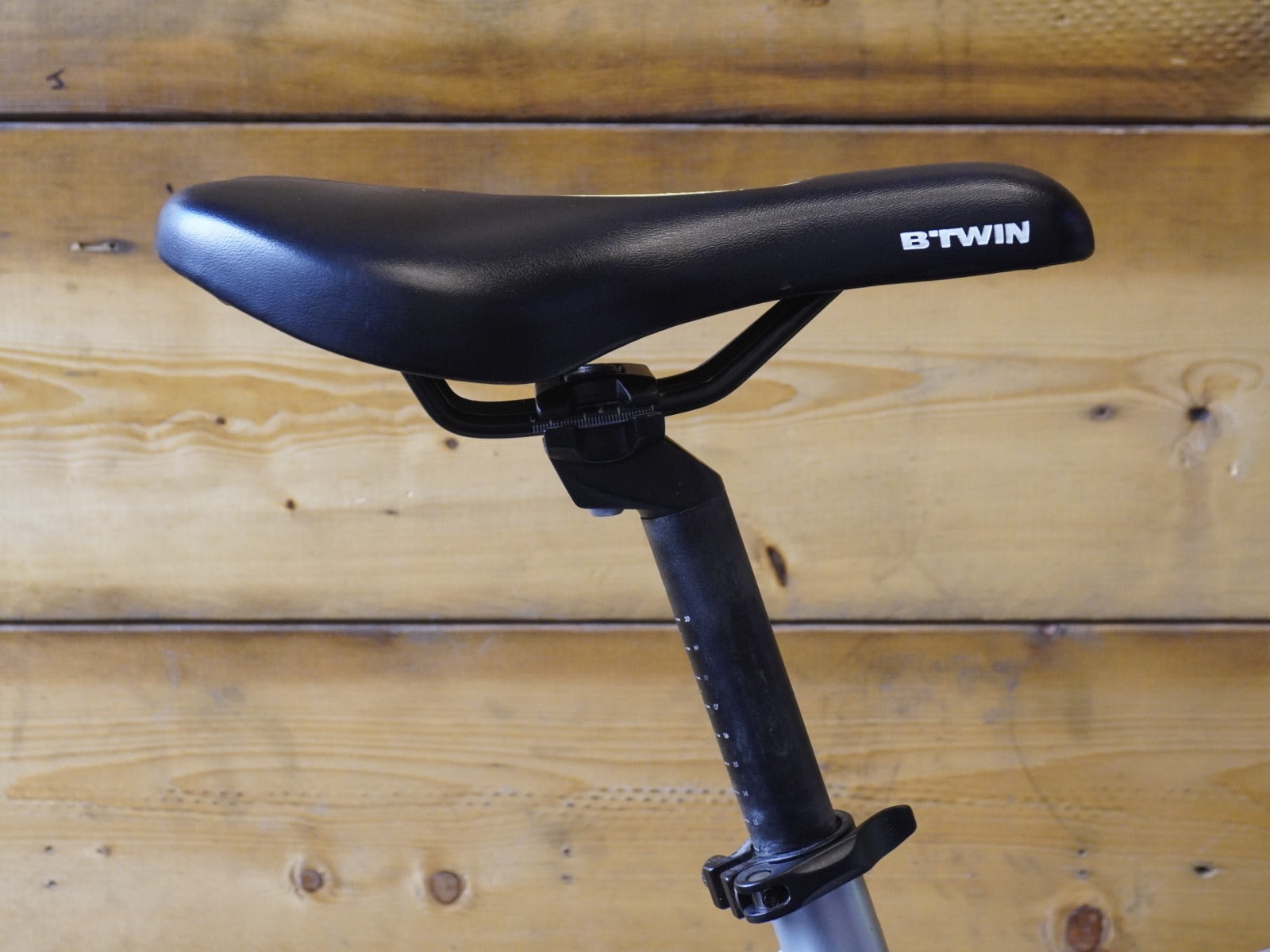 B'twin Riverside 900 Hybrid Bike