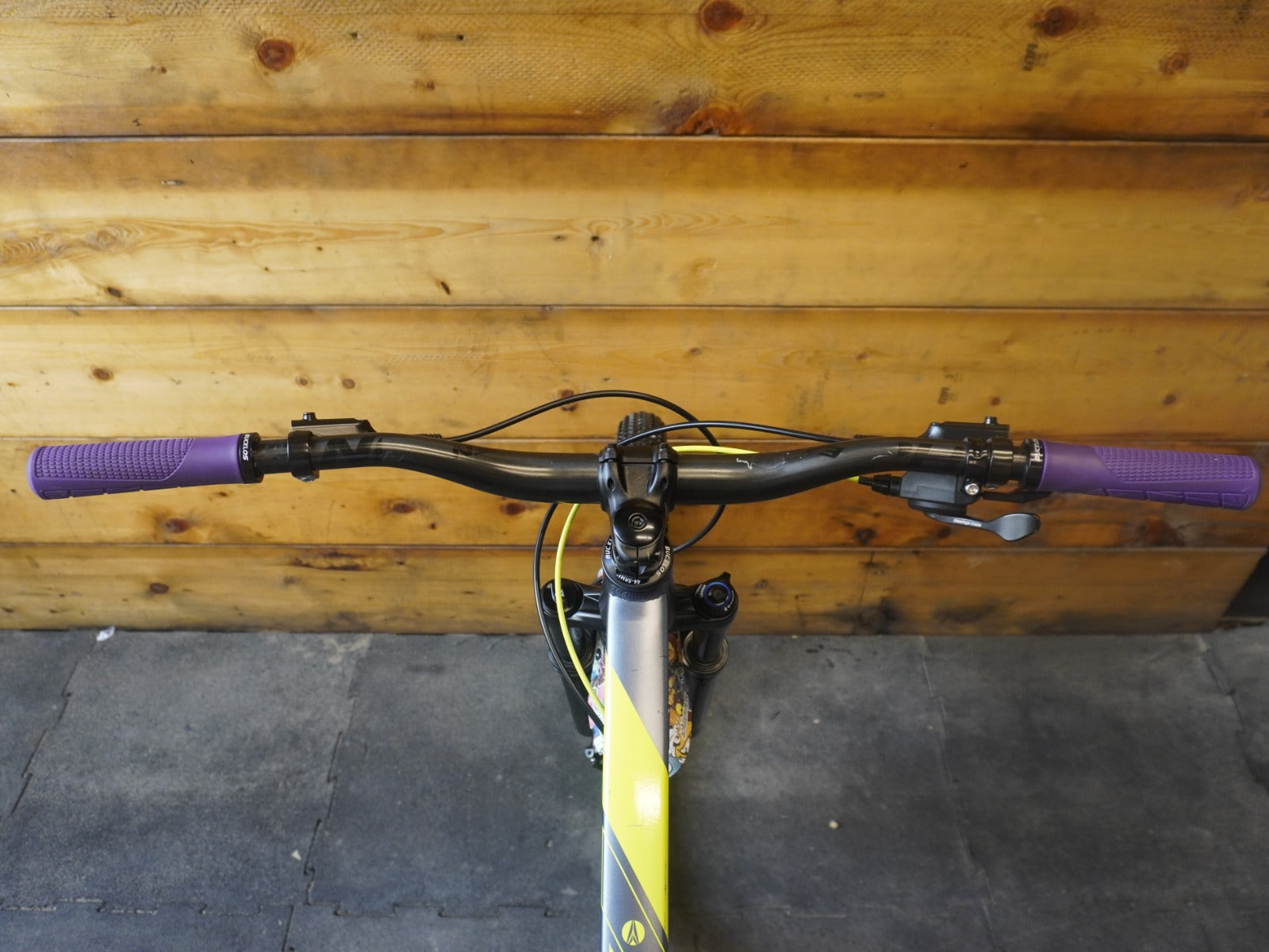 Silverback Stride 29" Comp Mountain Bike