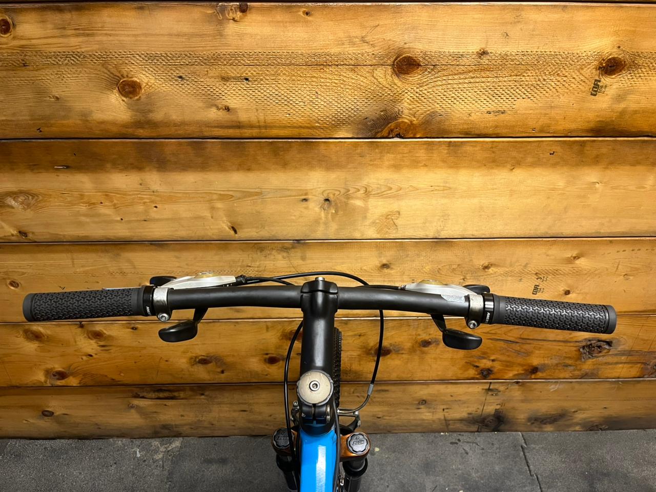 RENT Giant Snap Mountain Bike