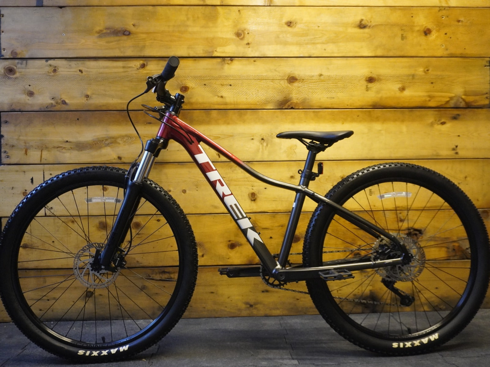 RENT Trek Marlin 6 Gen 2 Mountain Bike