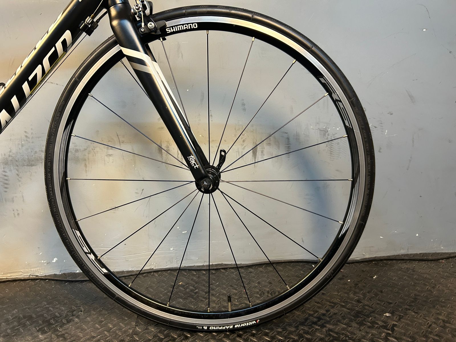 RENT Specialized Allez Sport Road Bike