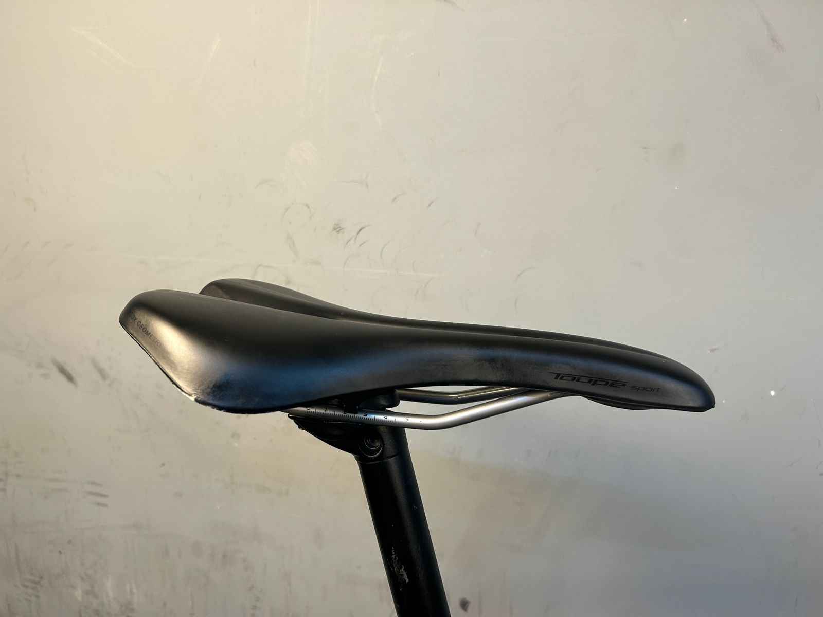 RENT Specialized Allez Sport Road Bike