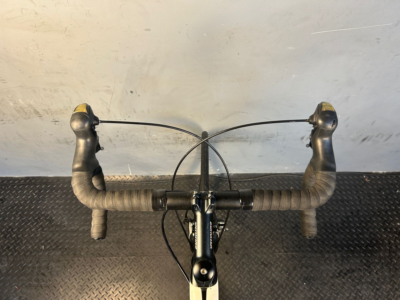 RENT Specialized Allez Sport Road Bike