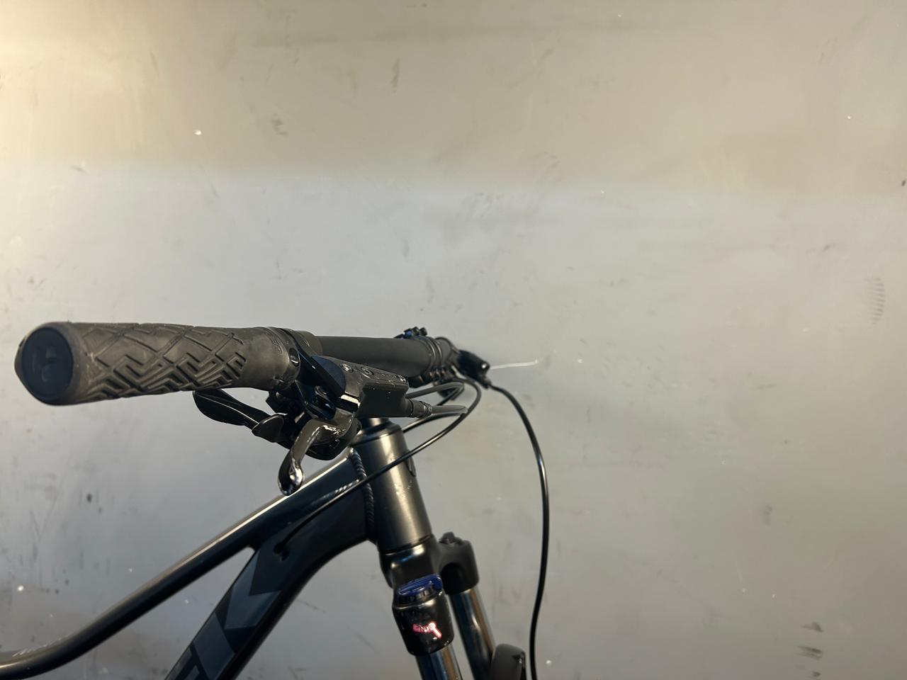 Trek Marlin 5 Gen 2 Mountain Bike