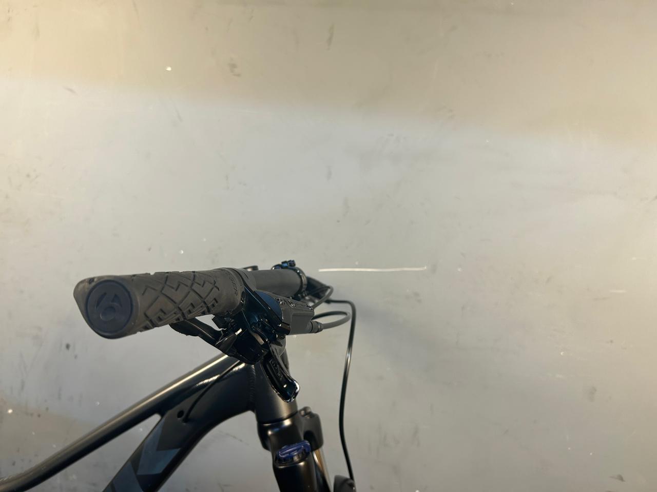 Trek Marlin 5 Gen 2 Mountain Bike
