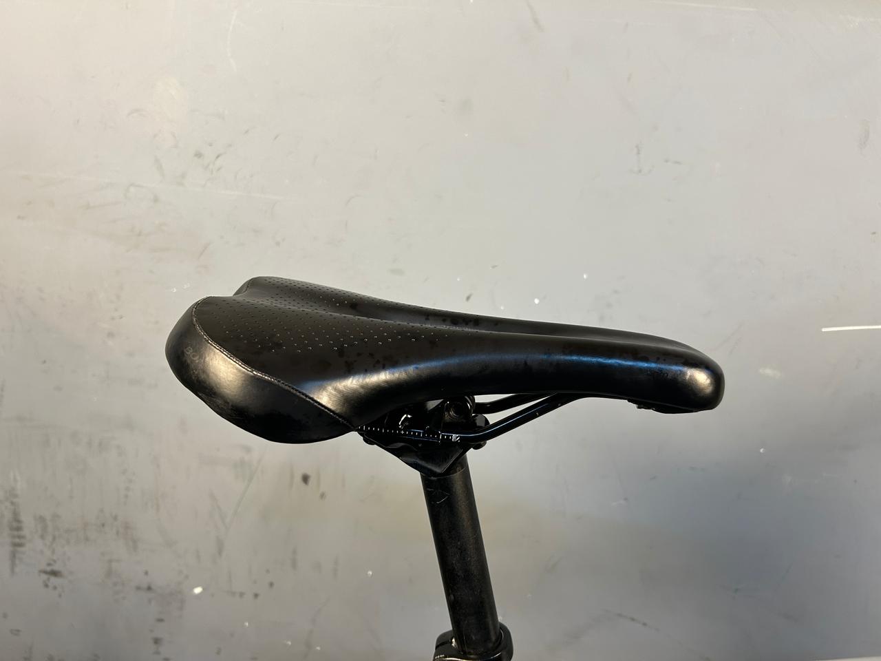 Trek FX2 Hybrid Bike