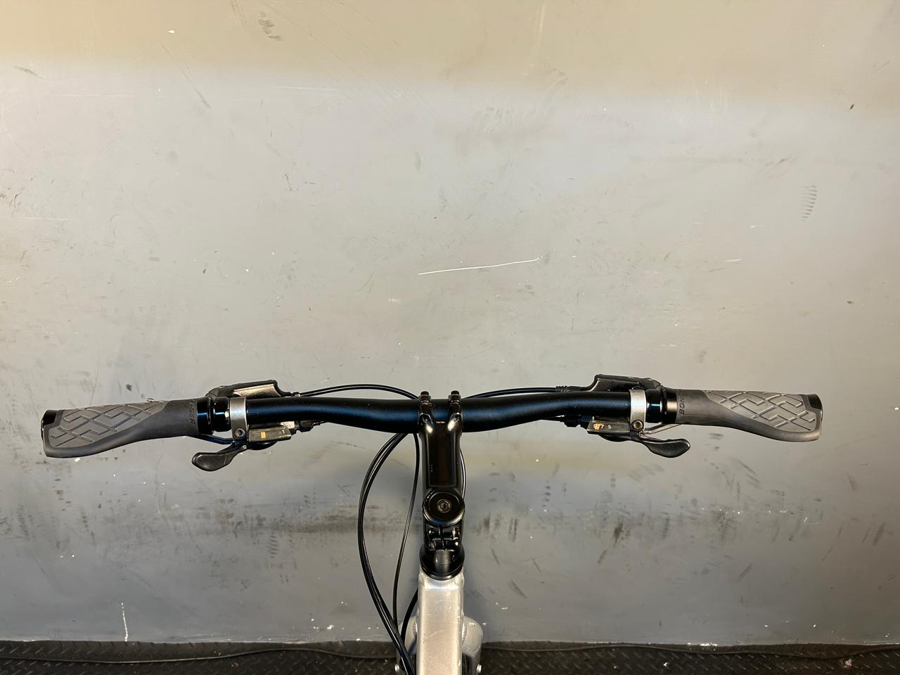 Trek FX2 Hybrid Bike