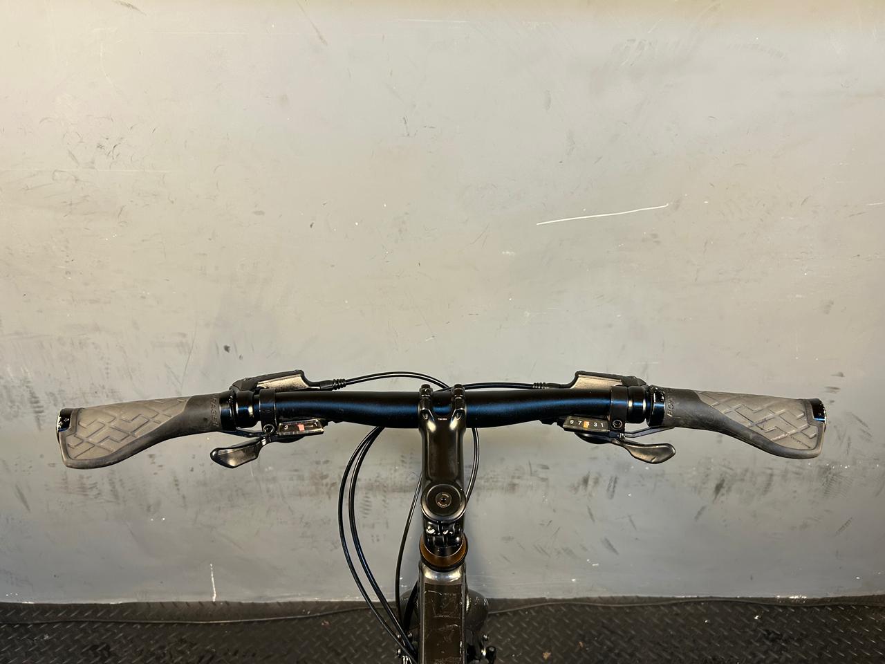 Trek FX2 Hybrid Bike