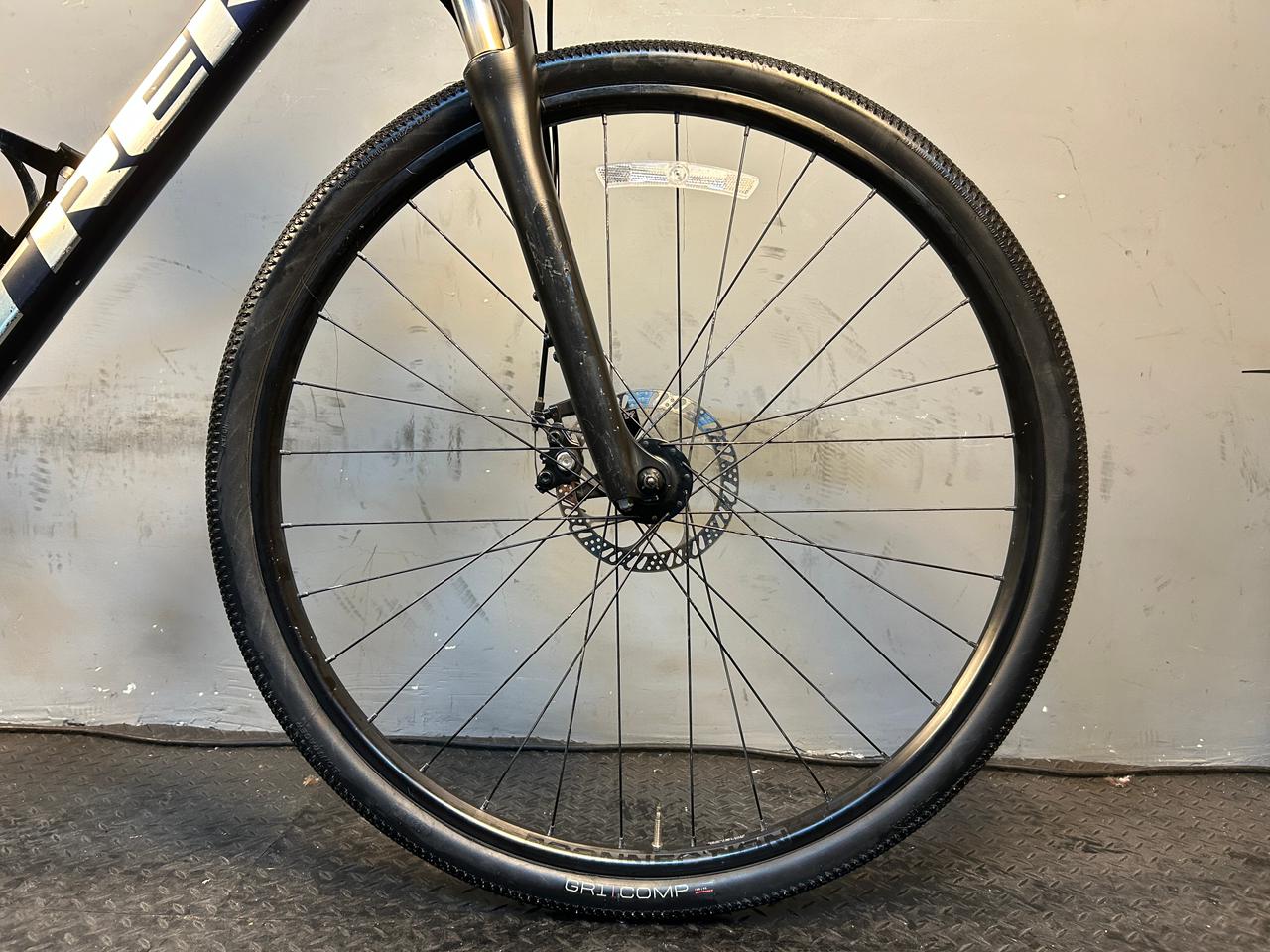 Trek Dual Sport 1 Hybrid Bike