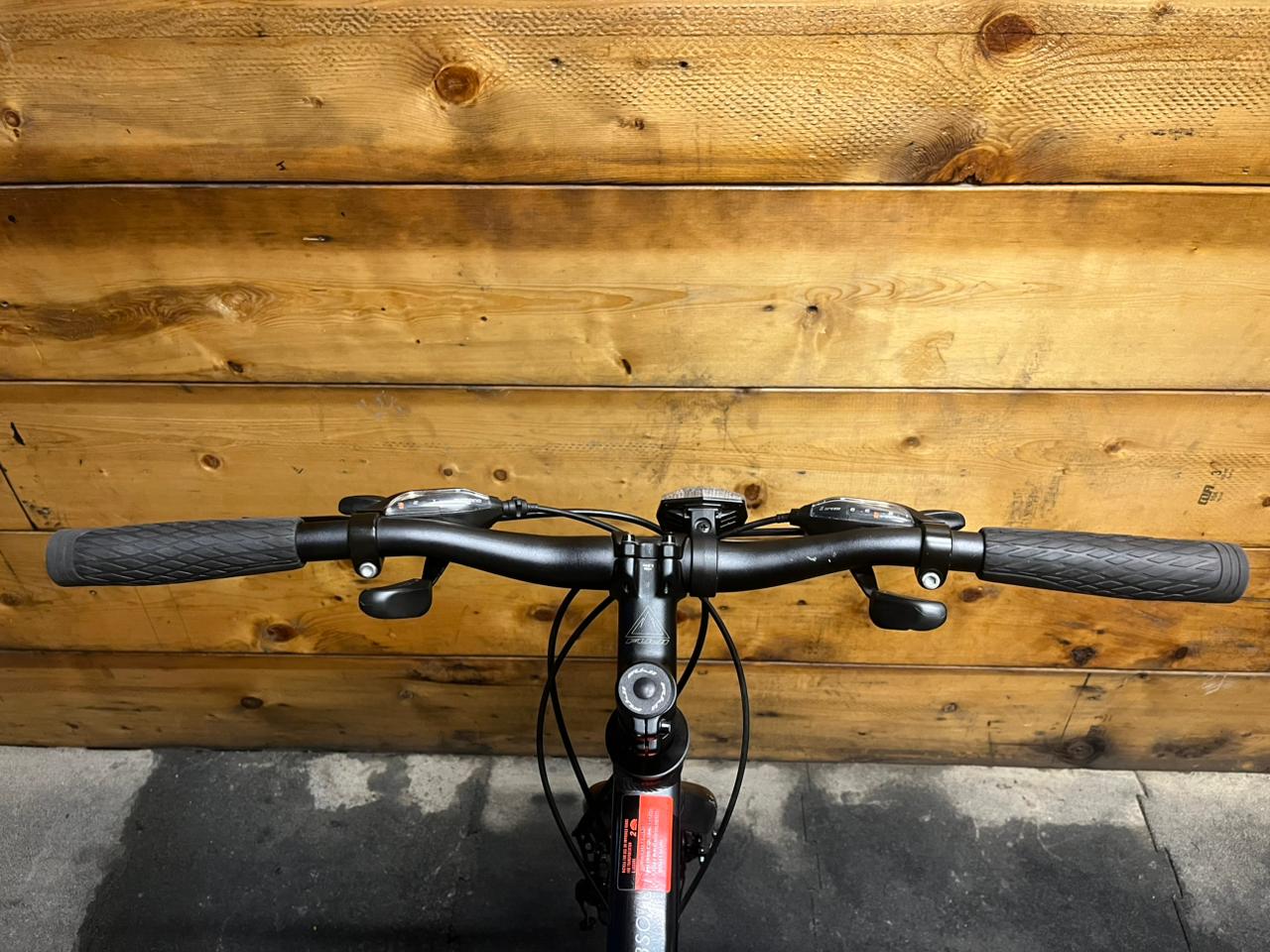 Fuji Absolute 1.9 Hybrid Bike