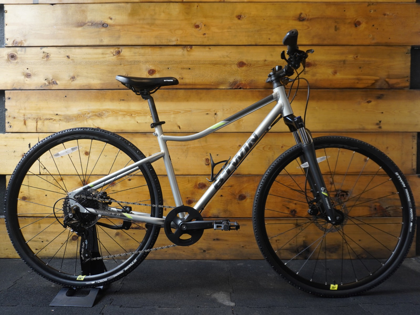 B'twin Riverside 900 Hybrid Bike