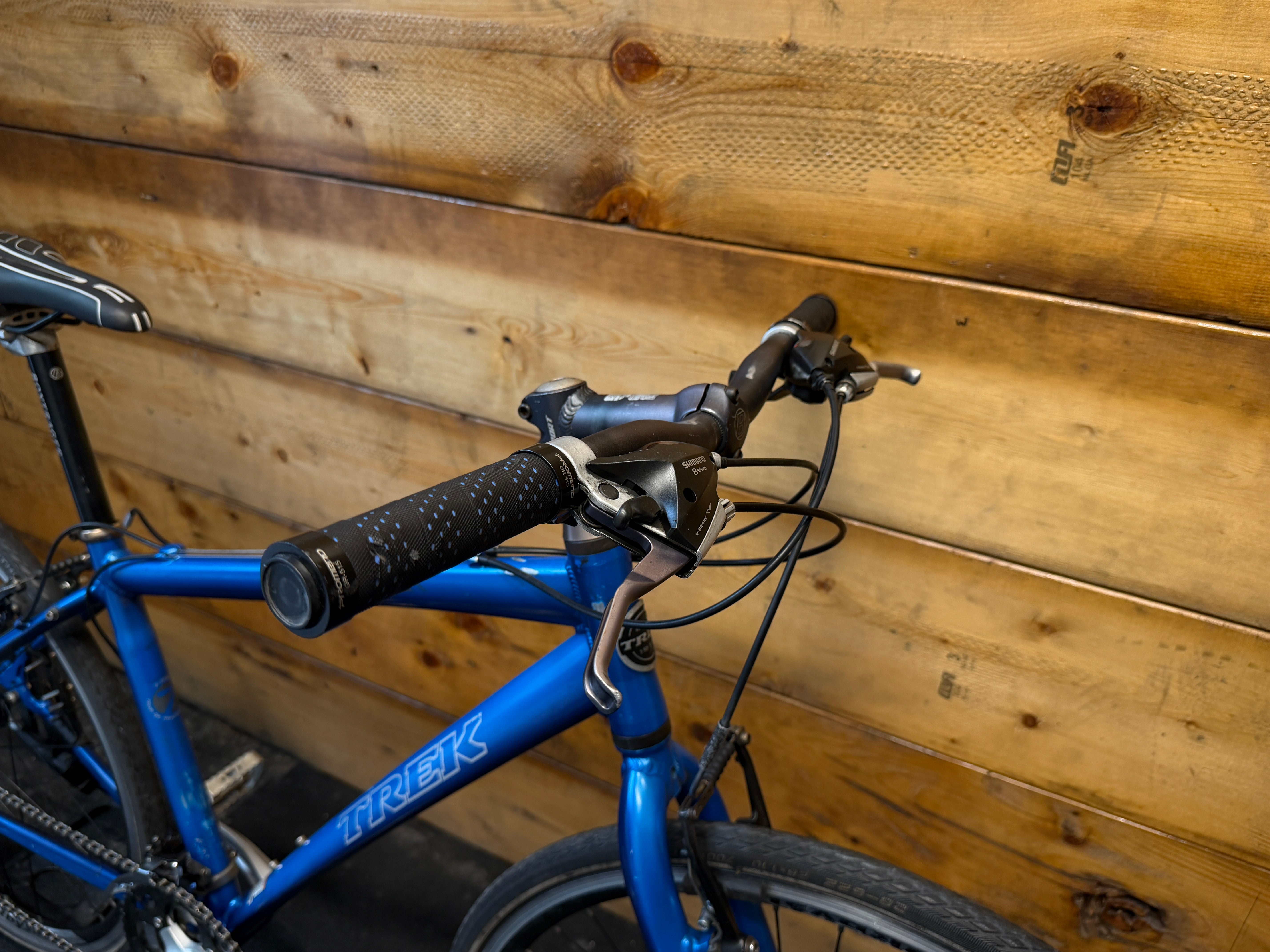 RENT Trek 7.3 Fx Hybrid Bike