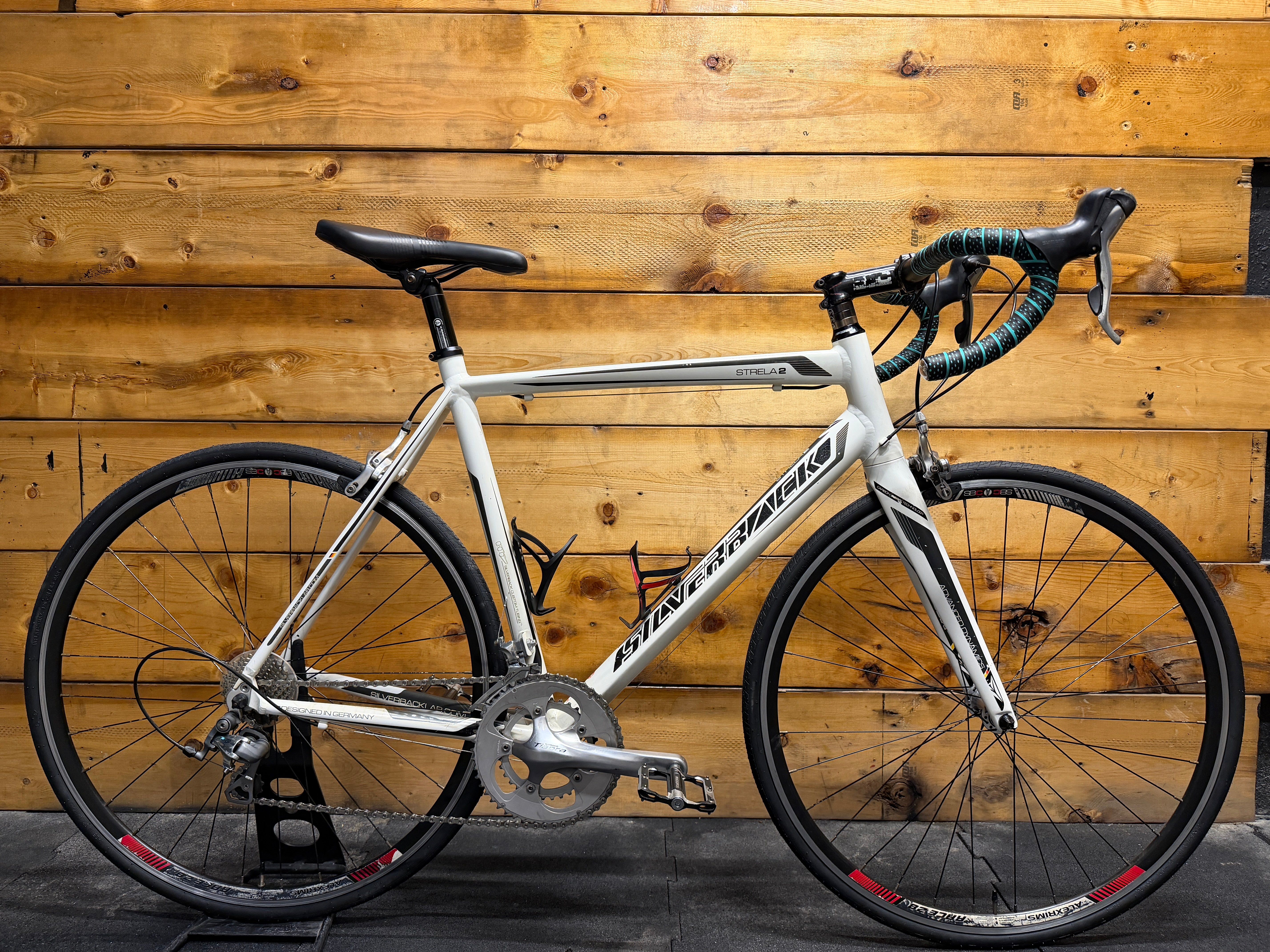 RENT Silverback Strela 2 Road Bike