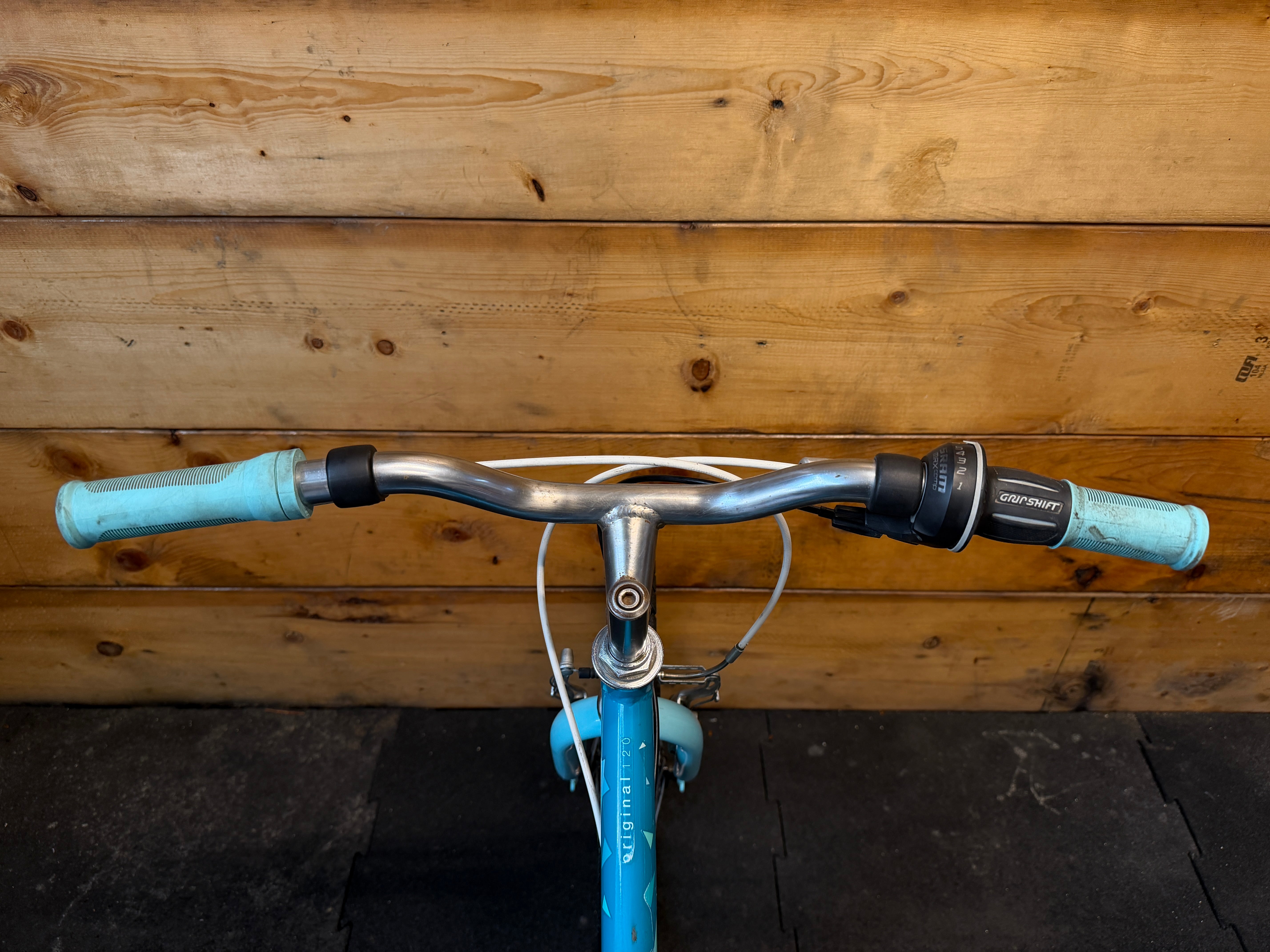 RENT B'Twin Orginal 120 Kids Bike