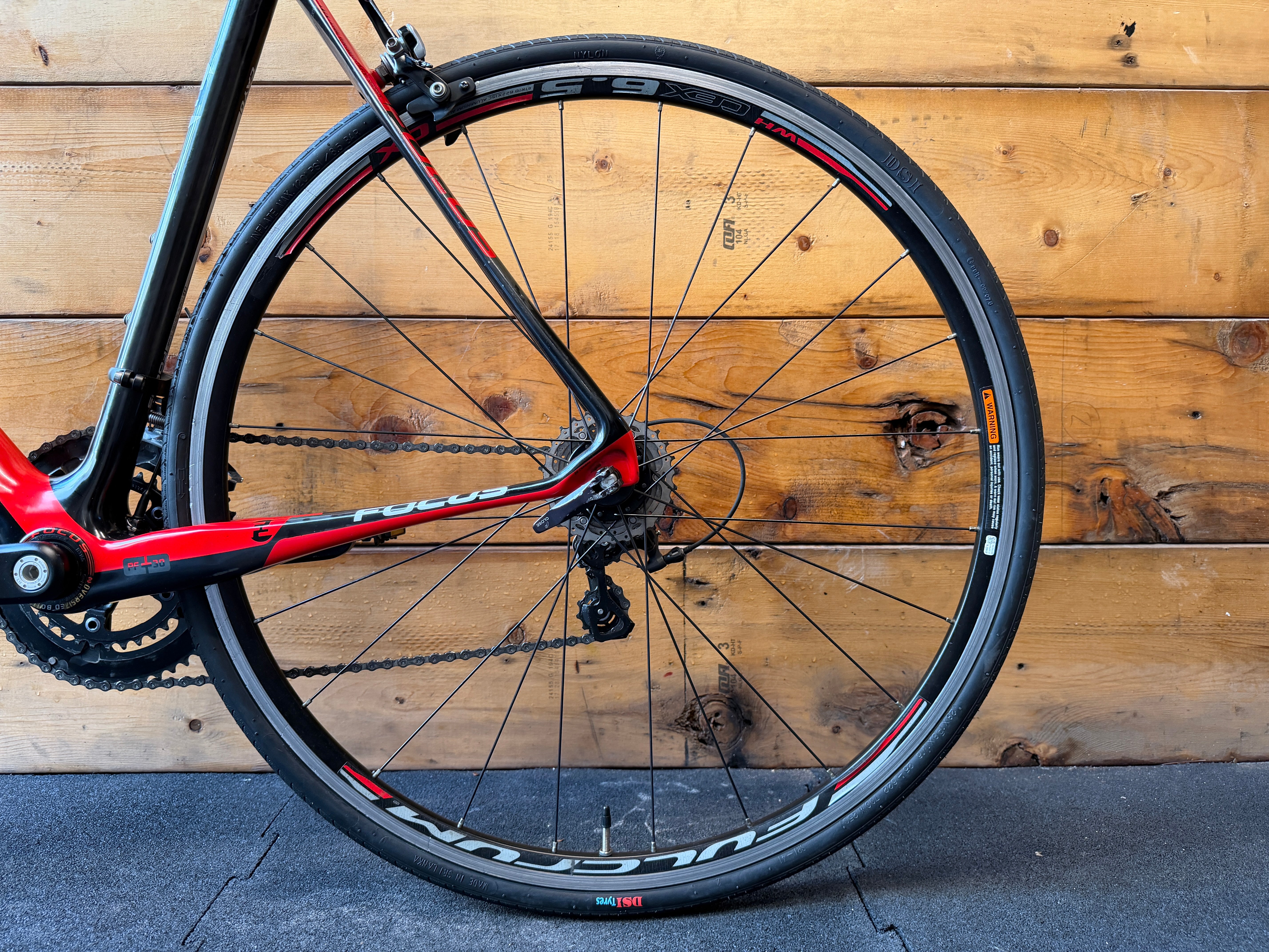 RENT Focus Cayo Evo 1.0 Road Bike