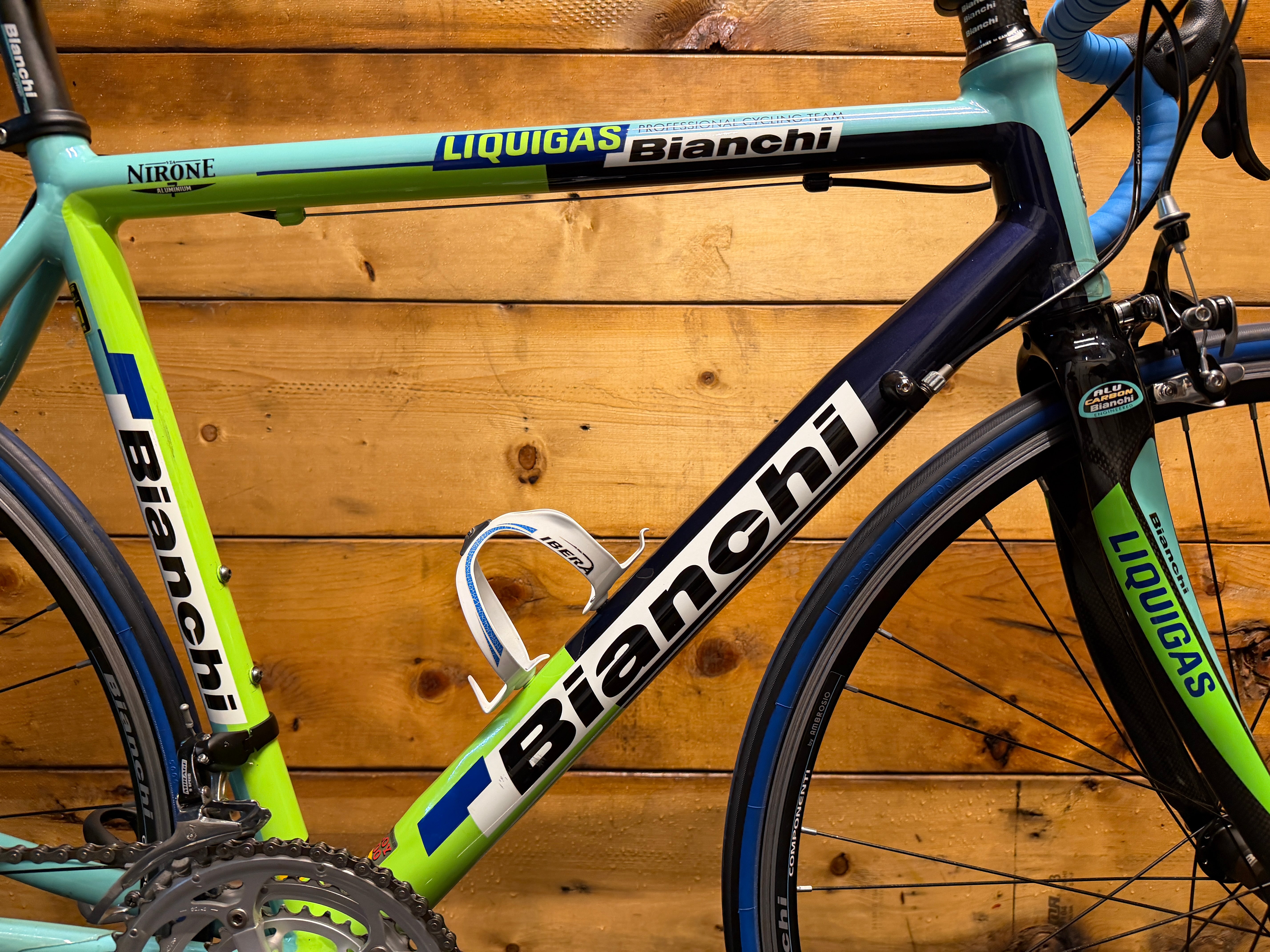 RENT Bianchi Via Nirone Road Bike