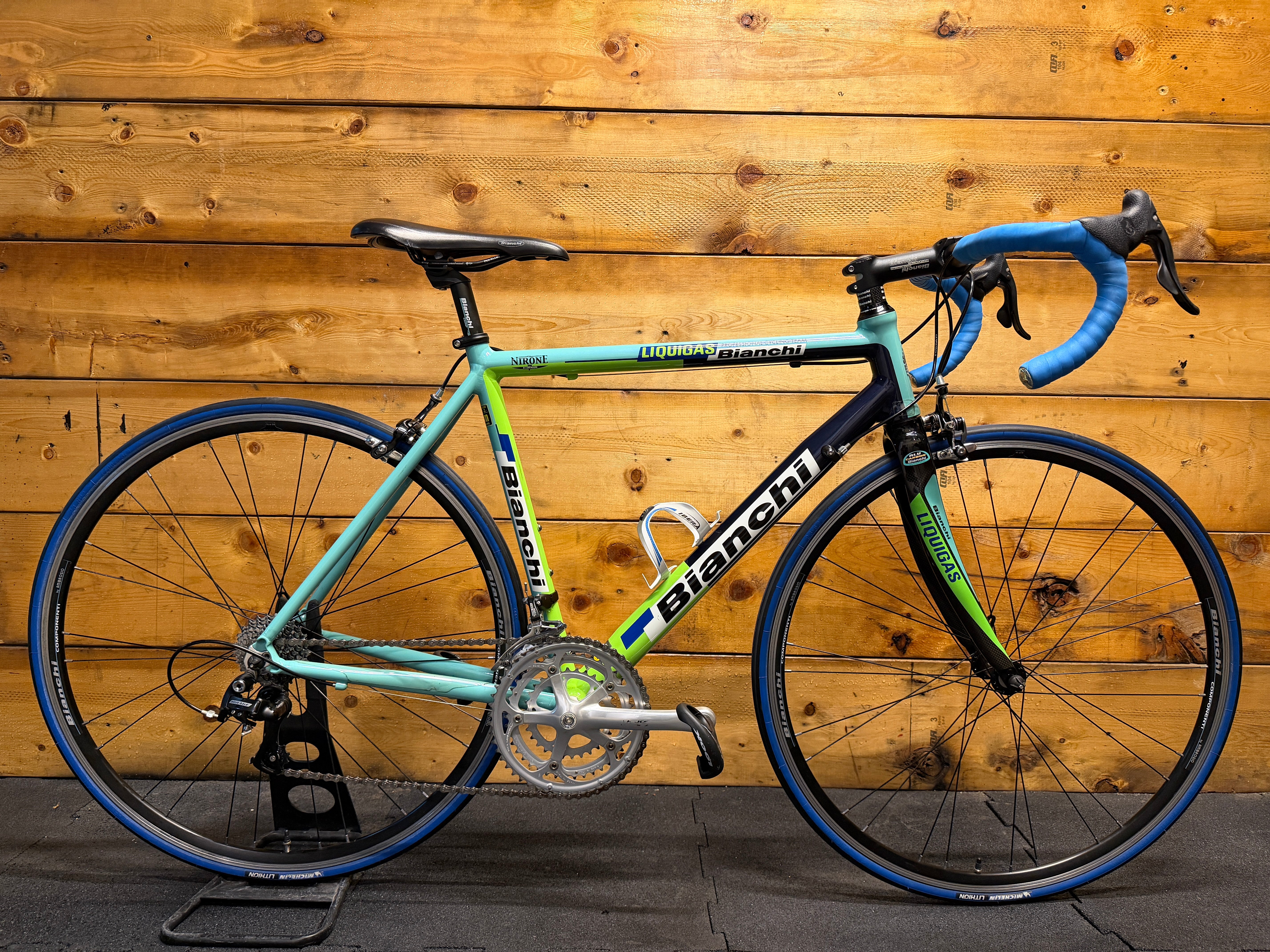 RENT Bianchi Via Nirone Road Bike