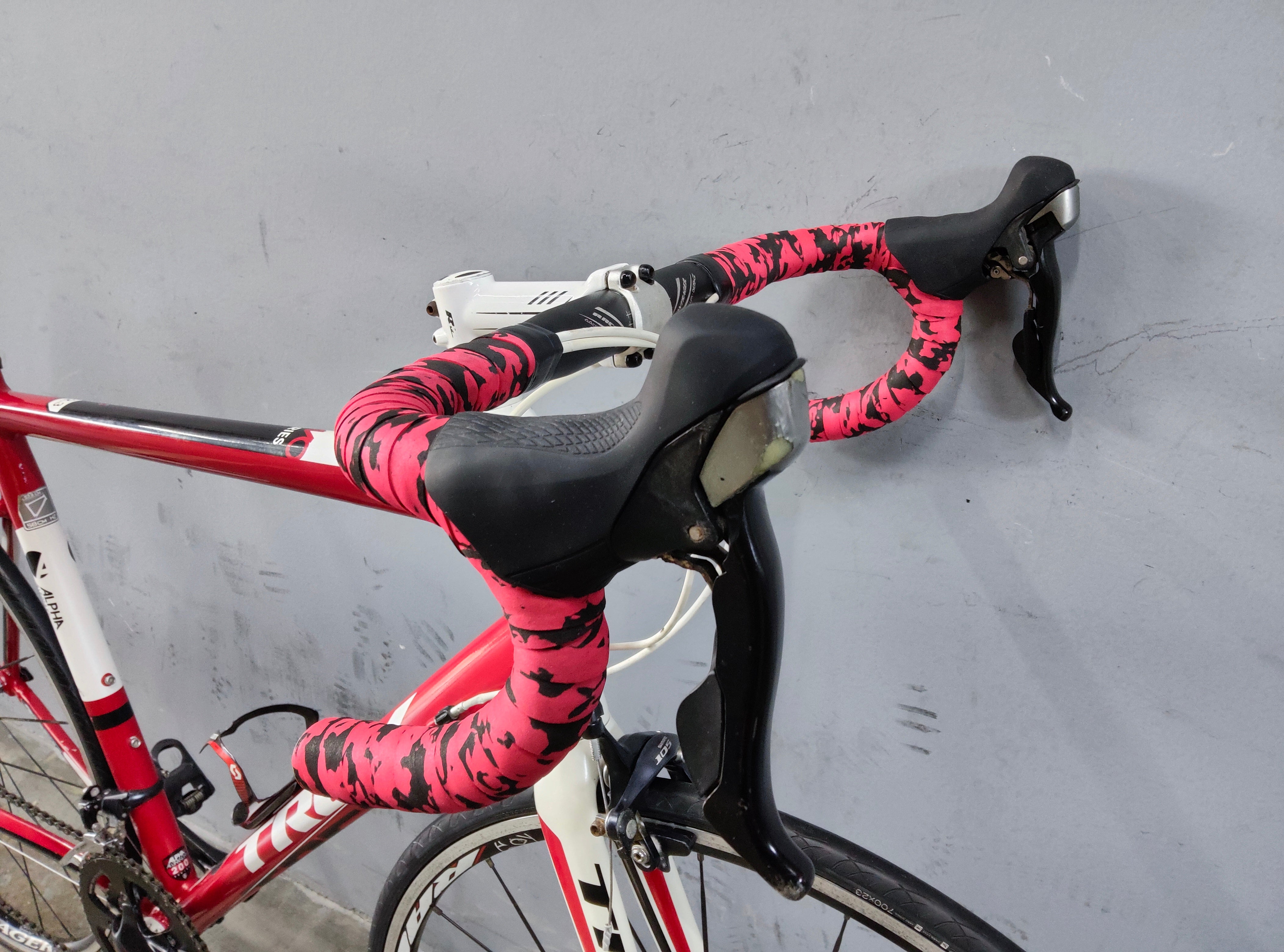 Trek 2.3 Alpha Road Bike