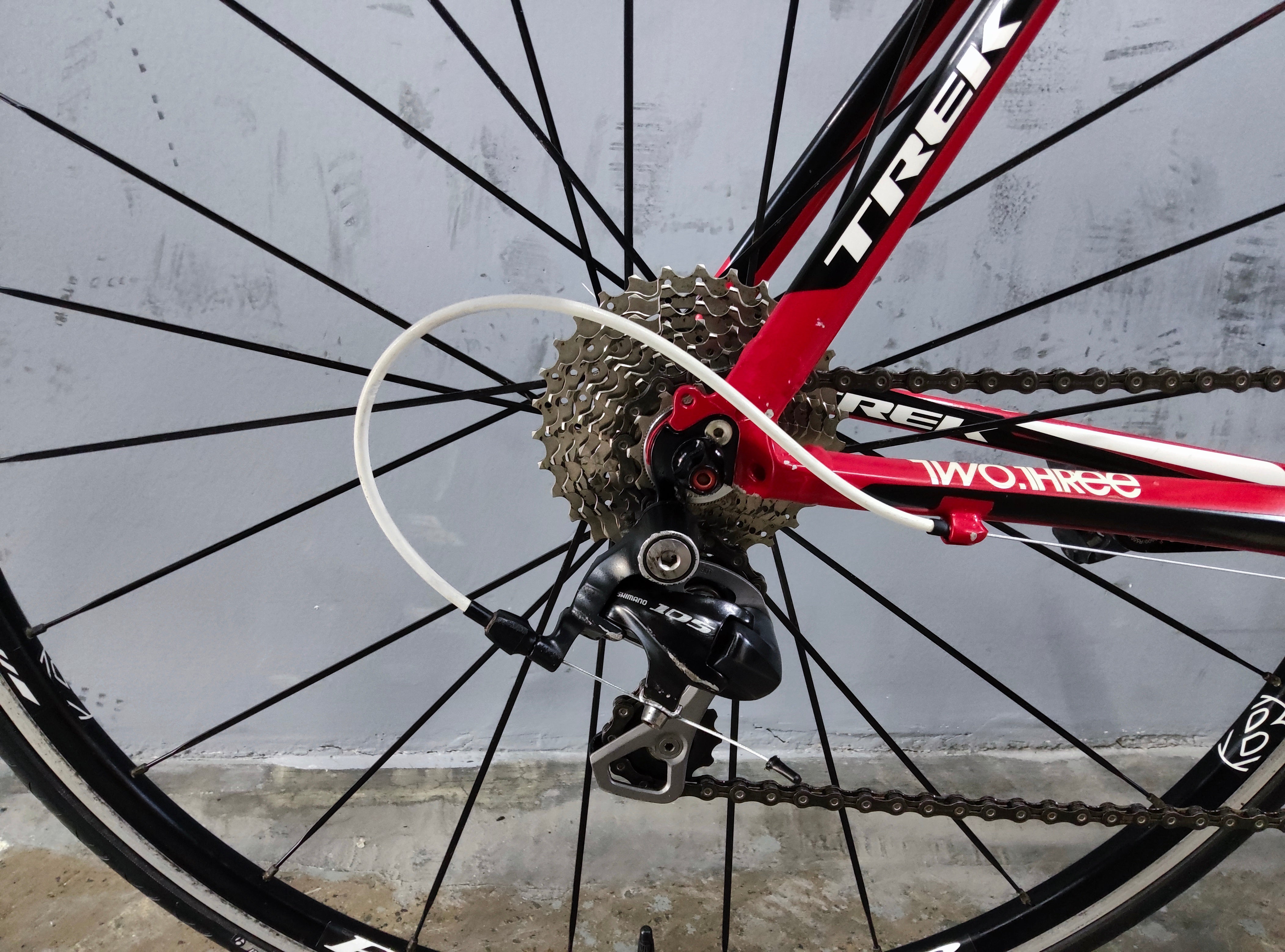 Trek 2.3 Alpha Road Bike