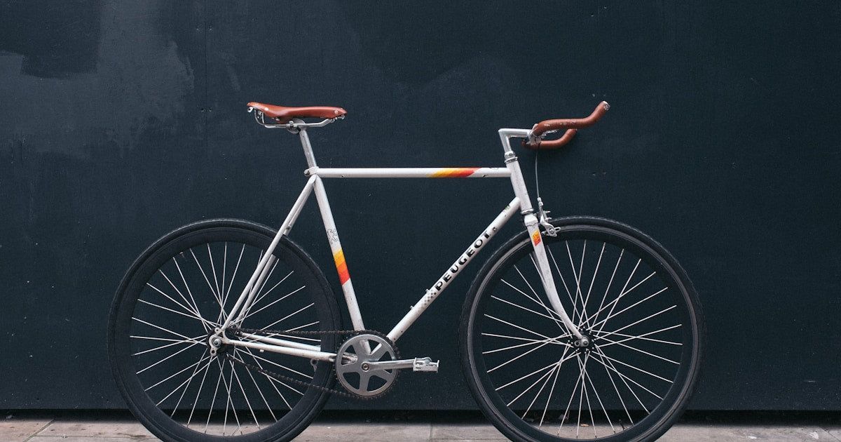 Carbon vs Aluminum Bike: The Best Guide for Dubai Riders