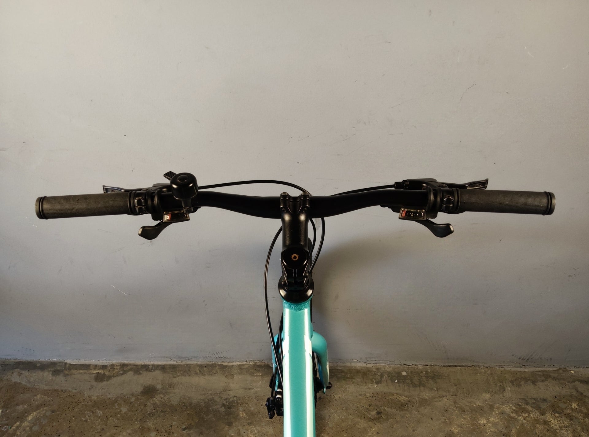 RENT Reid Transit Hybrid Bike
