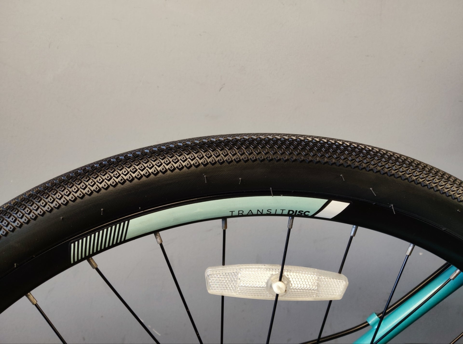 RENT Reid Transit Hybrid Bike