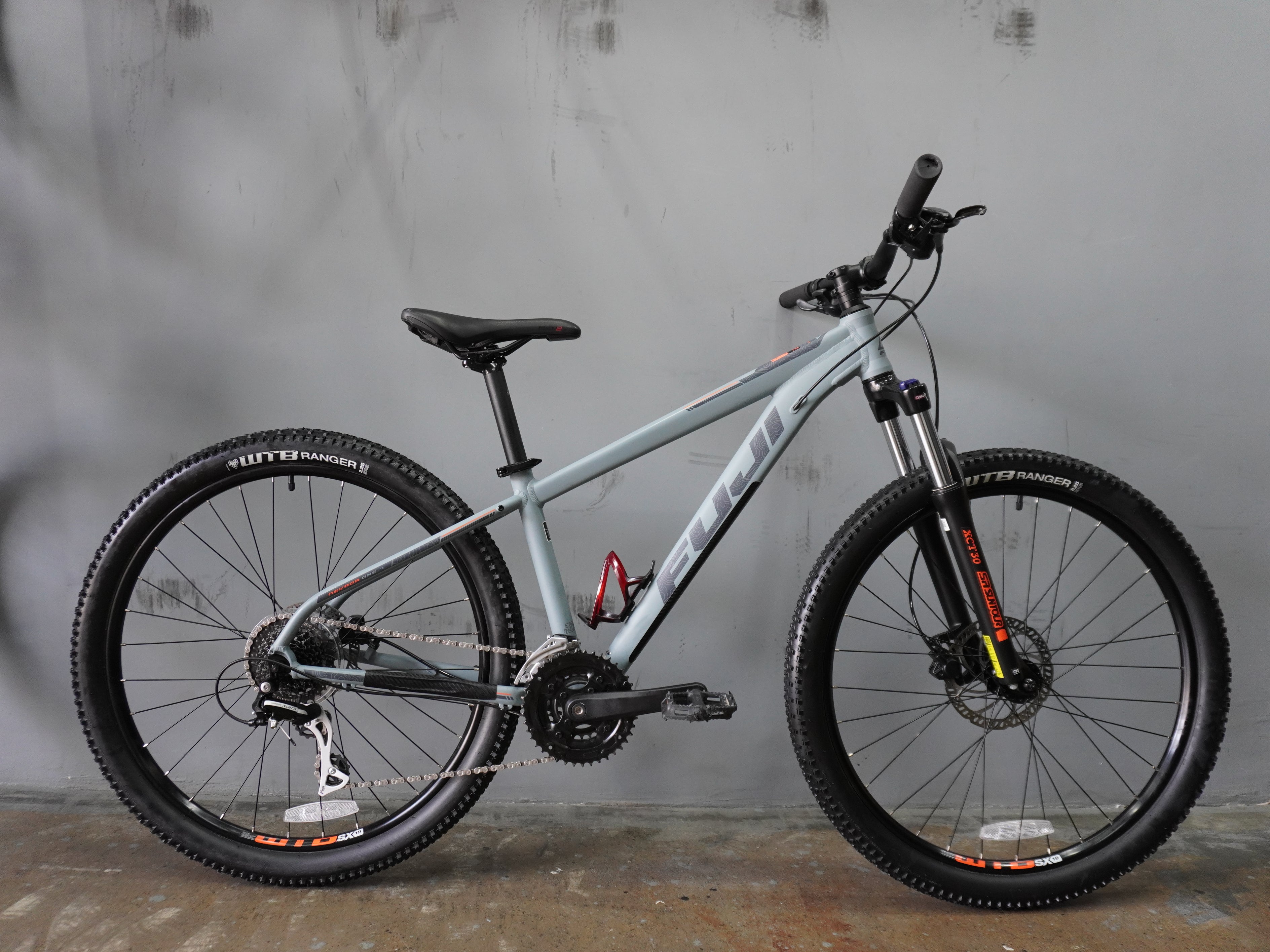 RENT Fuji Nevada 1.7 Mountain Bike