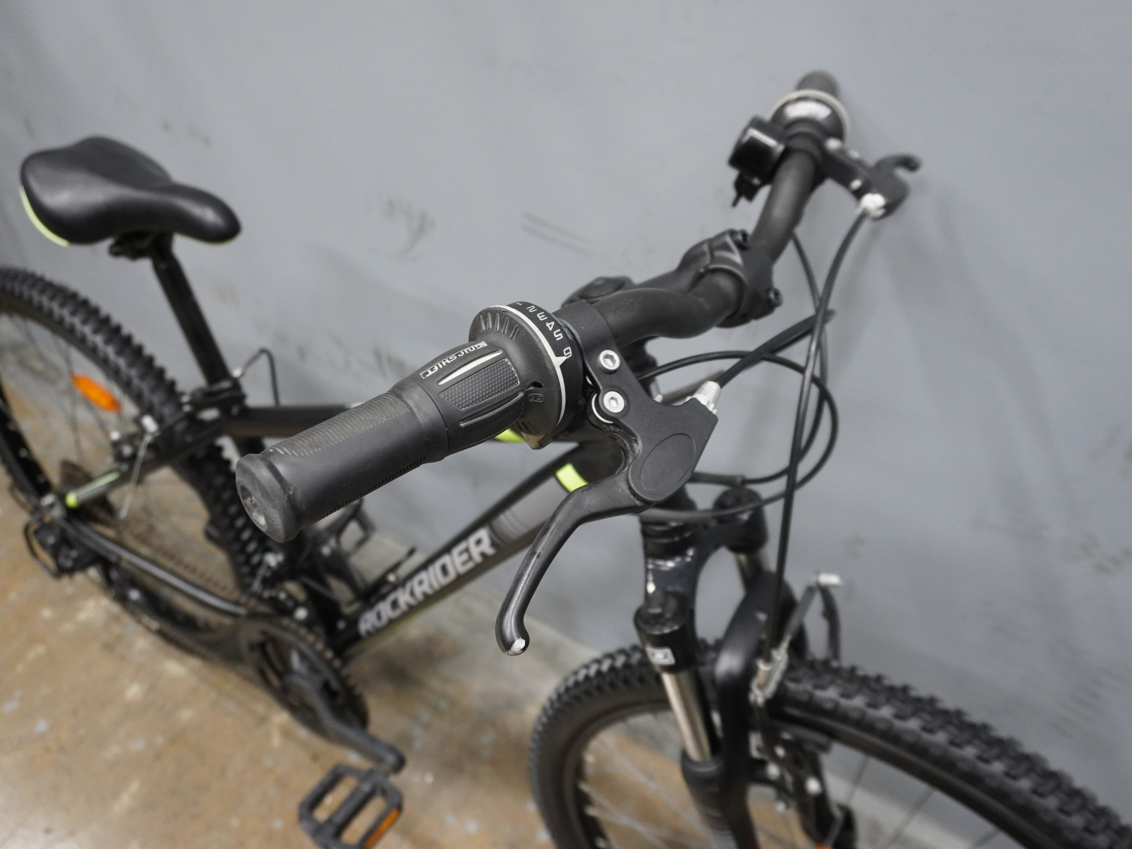 RENT B'twin Rockrider ST500 Kids Bike