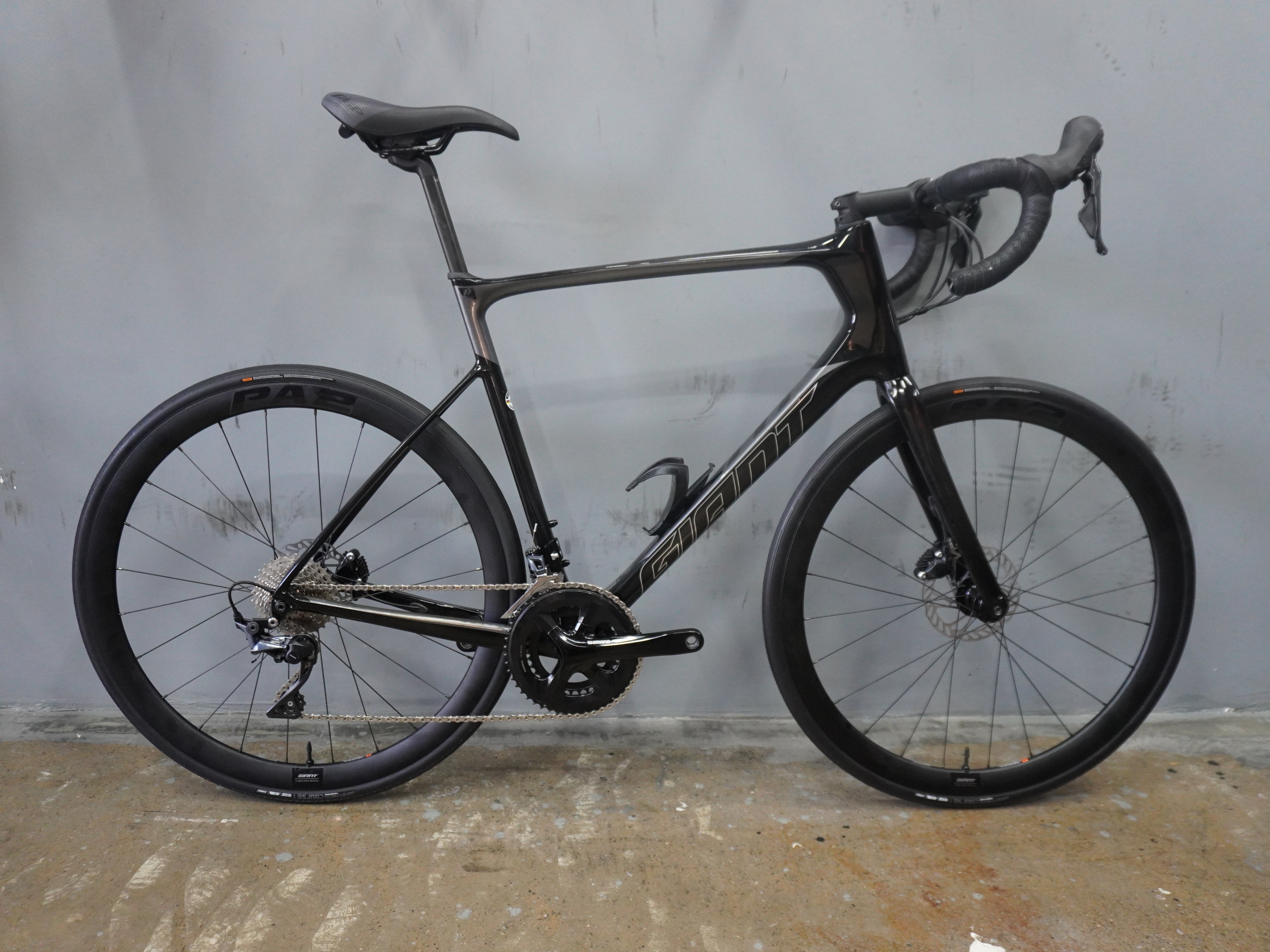 RENT Giant Defy Advanced 1 Road Bike