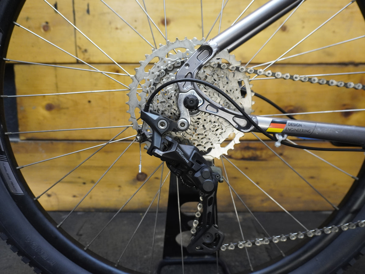 Silverback Stride 29 Deluxe-Mountain Bike