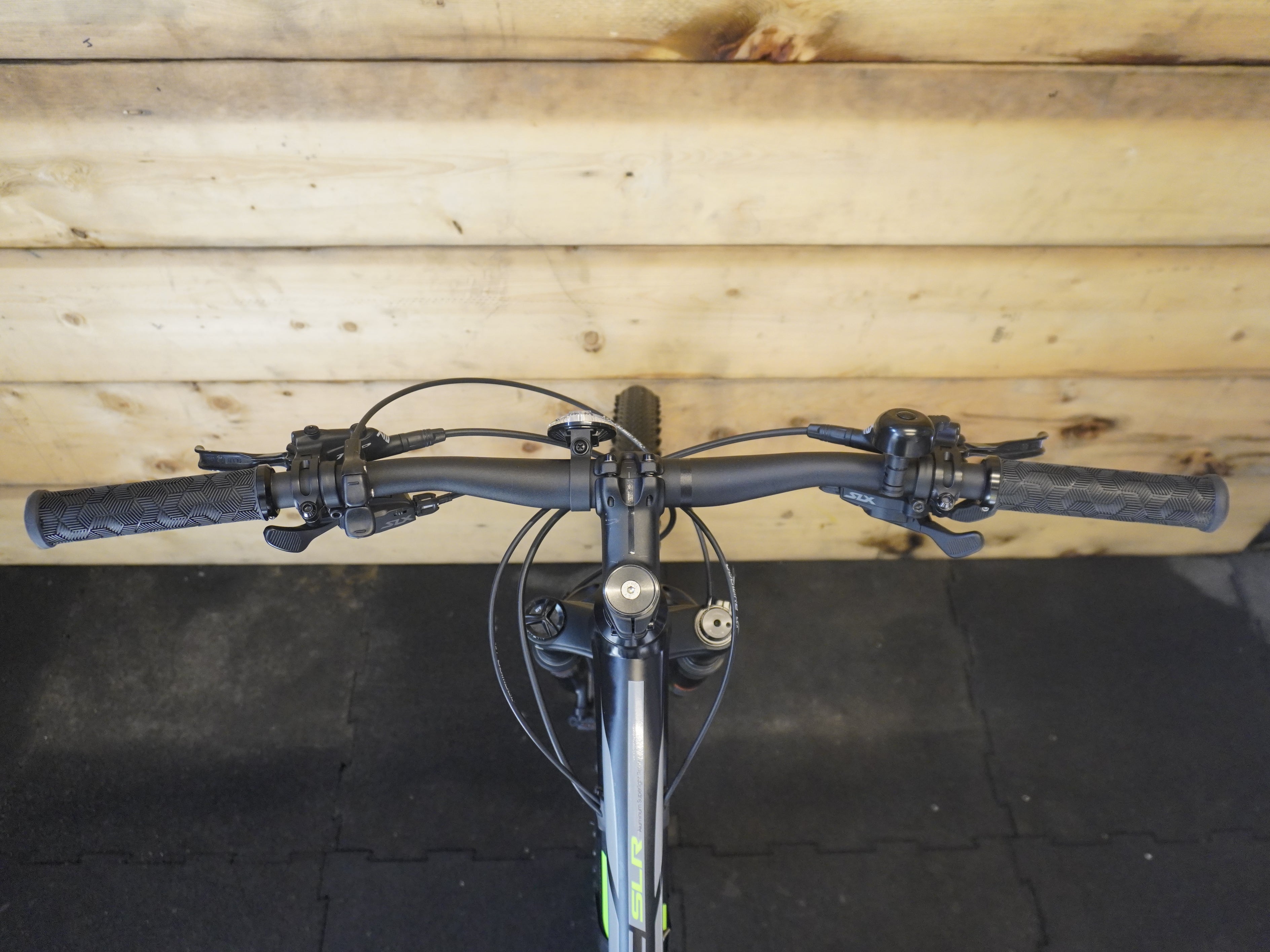 Giant XTC SLR 2 Mountain Bike