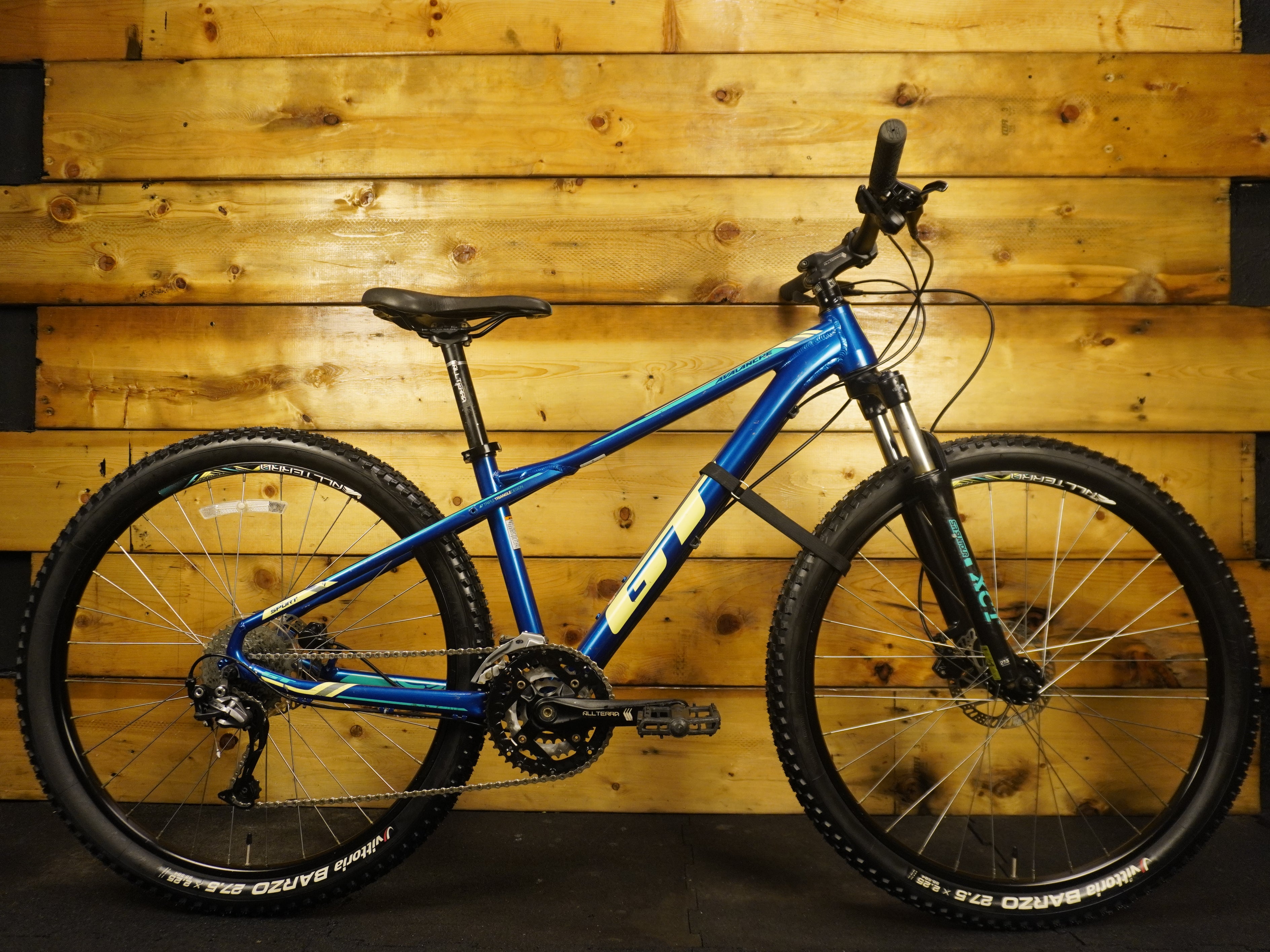 GT Avalanche Sport Mountain Bike