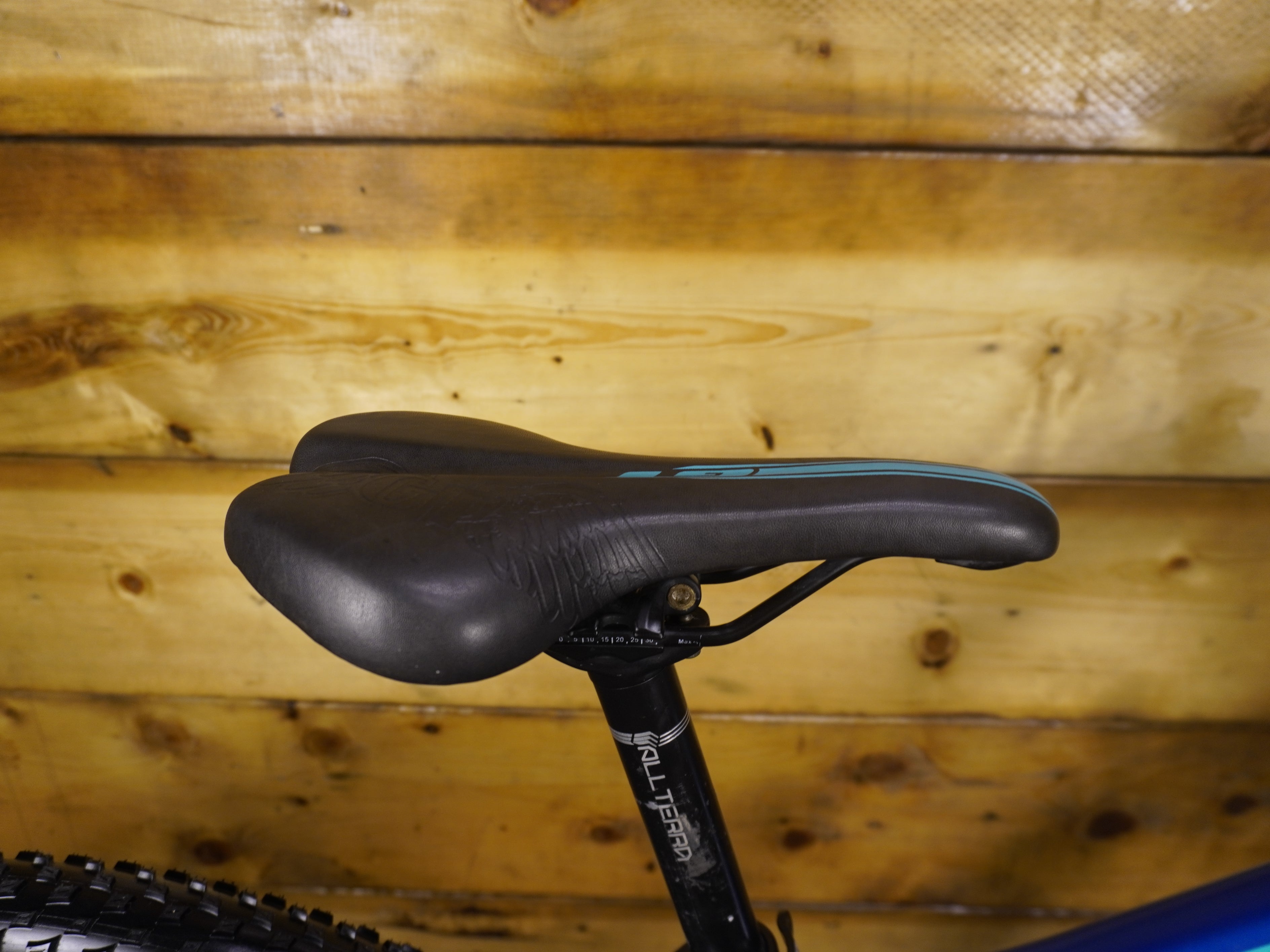 GT Avalanche Sport Mountain Bike