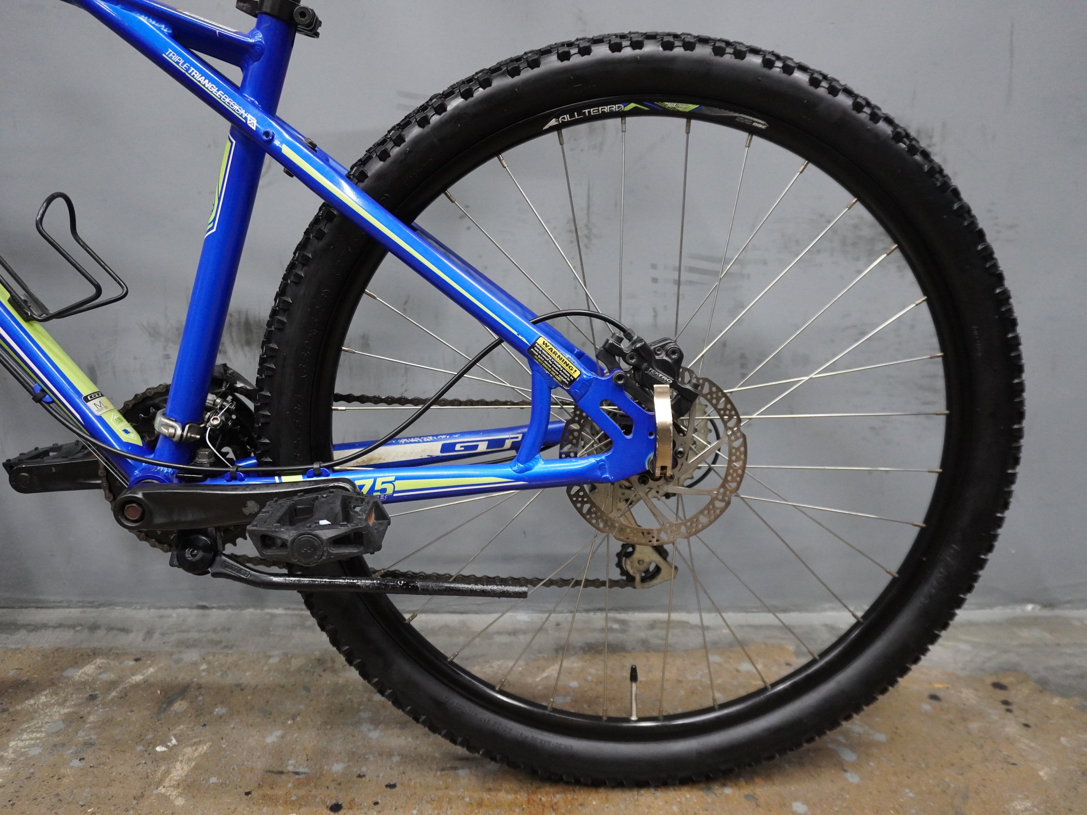 RENT GT Aggressor Expert Mountain Bike