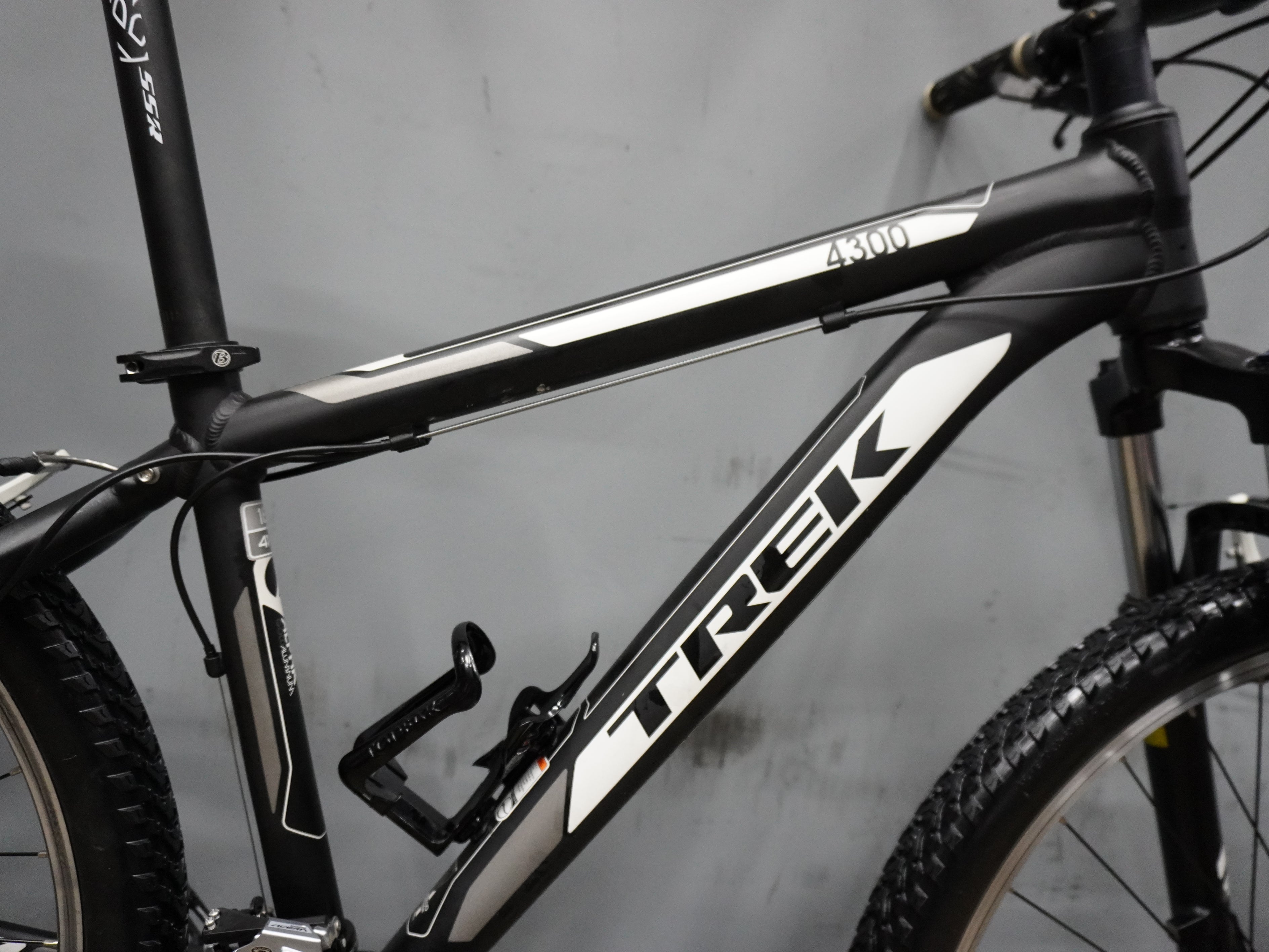 Trek 4300 Mountain Bike