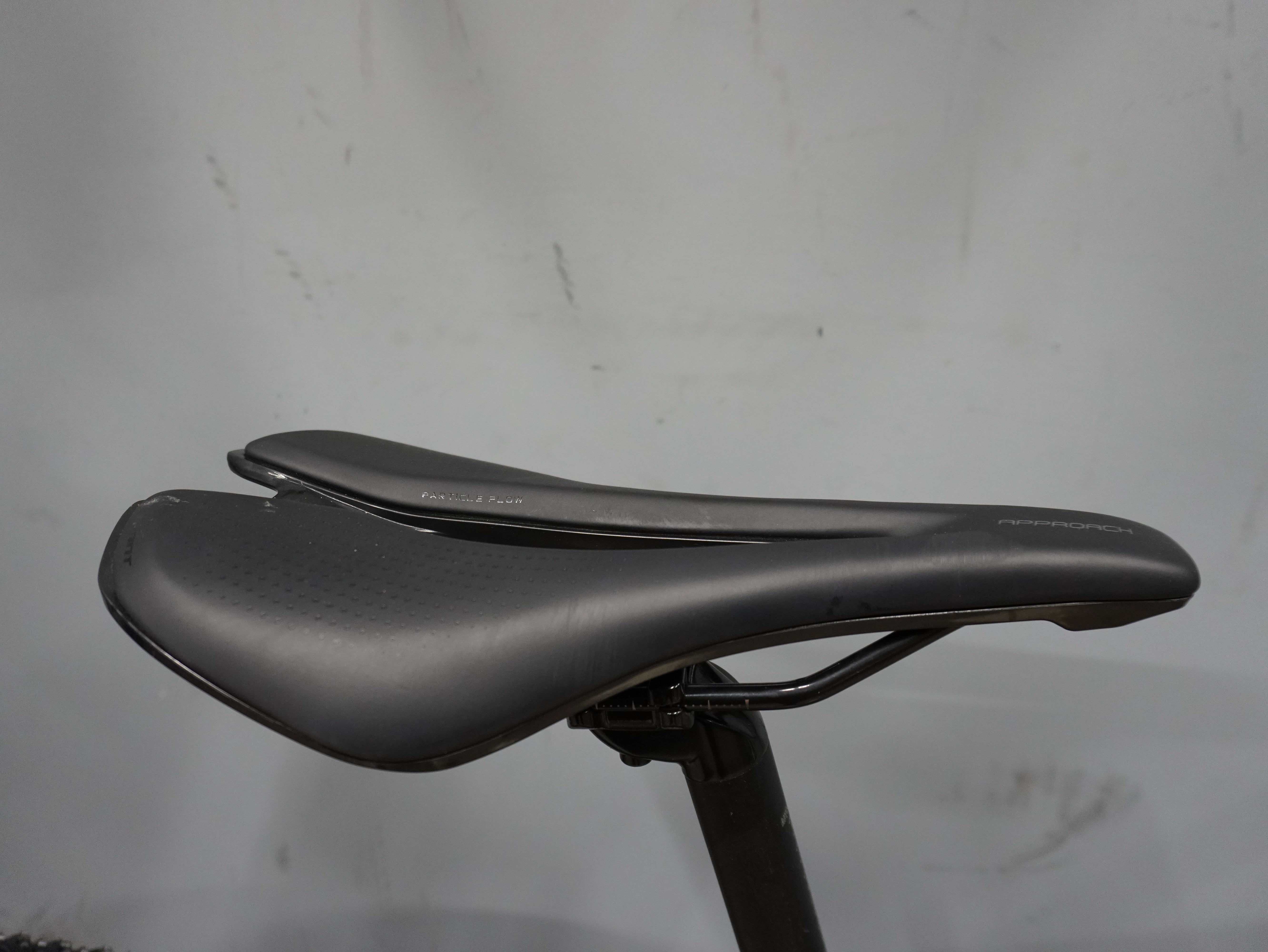 Giant Revolt 2 Gravel Bike