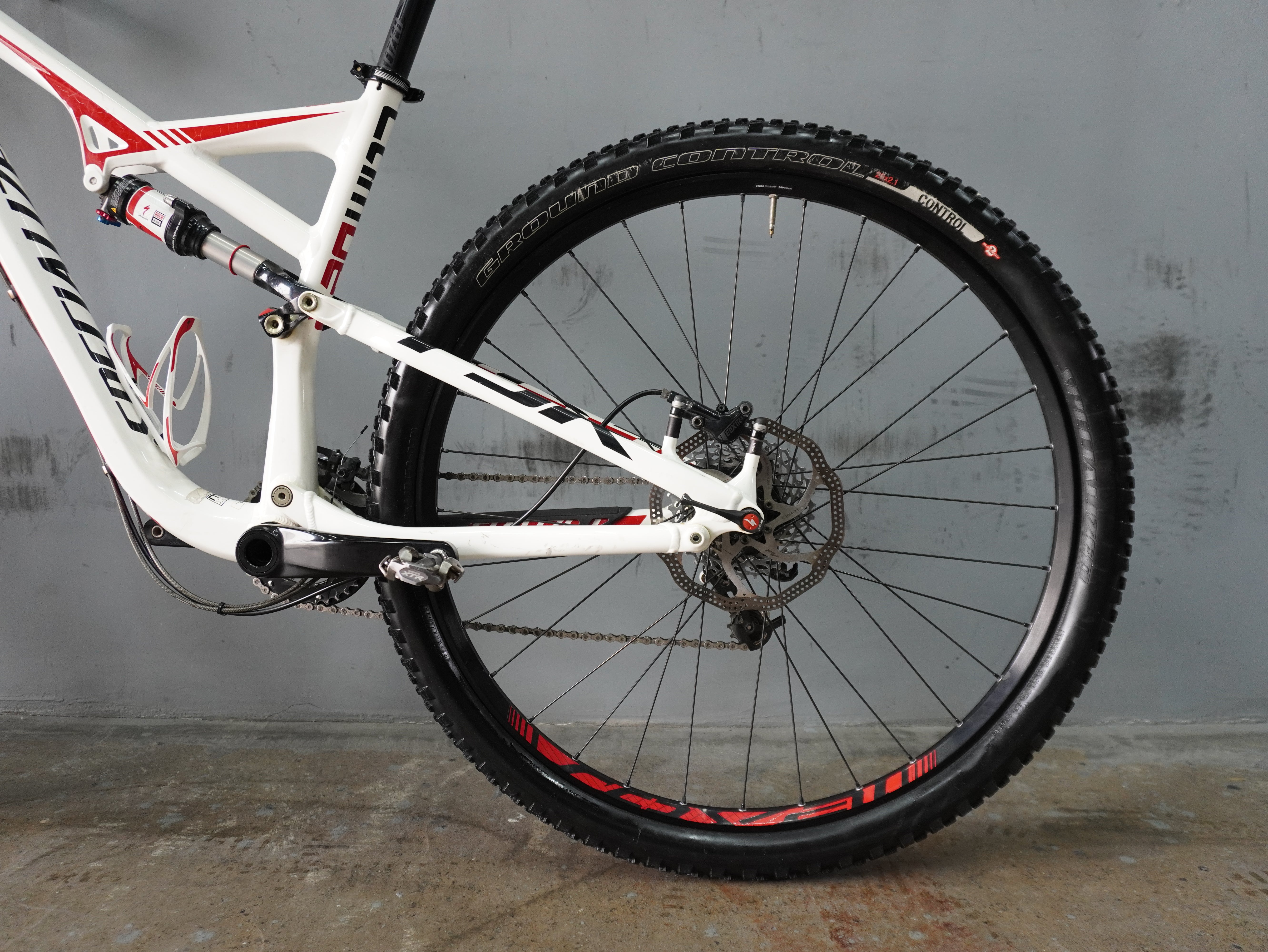 RENT Specialized Camber Mountain Bike