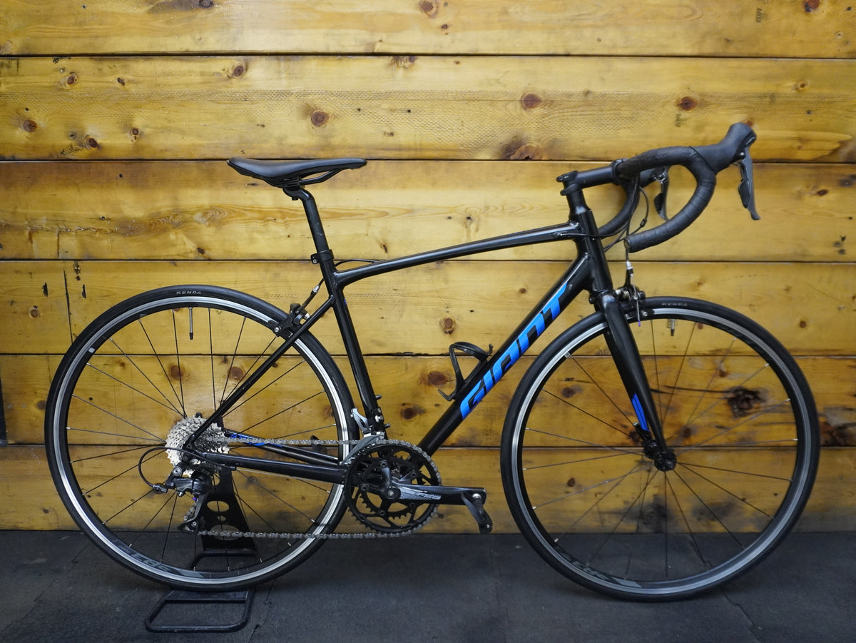 Giant Contend 3 Road Bike