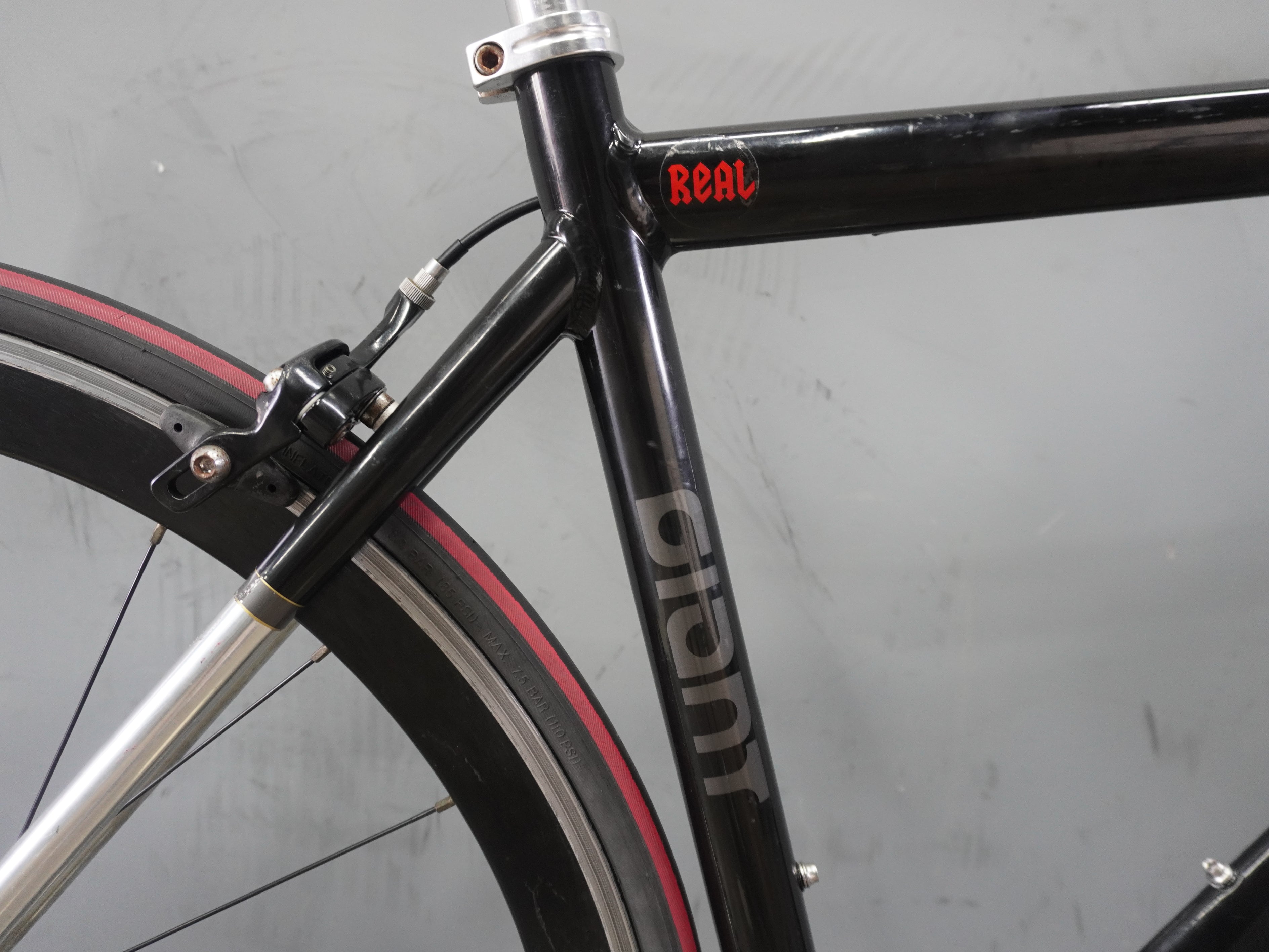 RENT Giant Bowrey 84' Fixie Road Bike