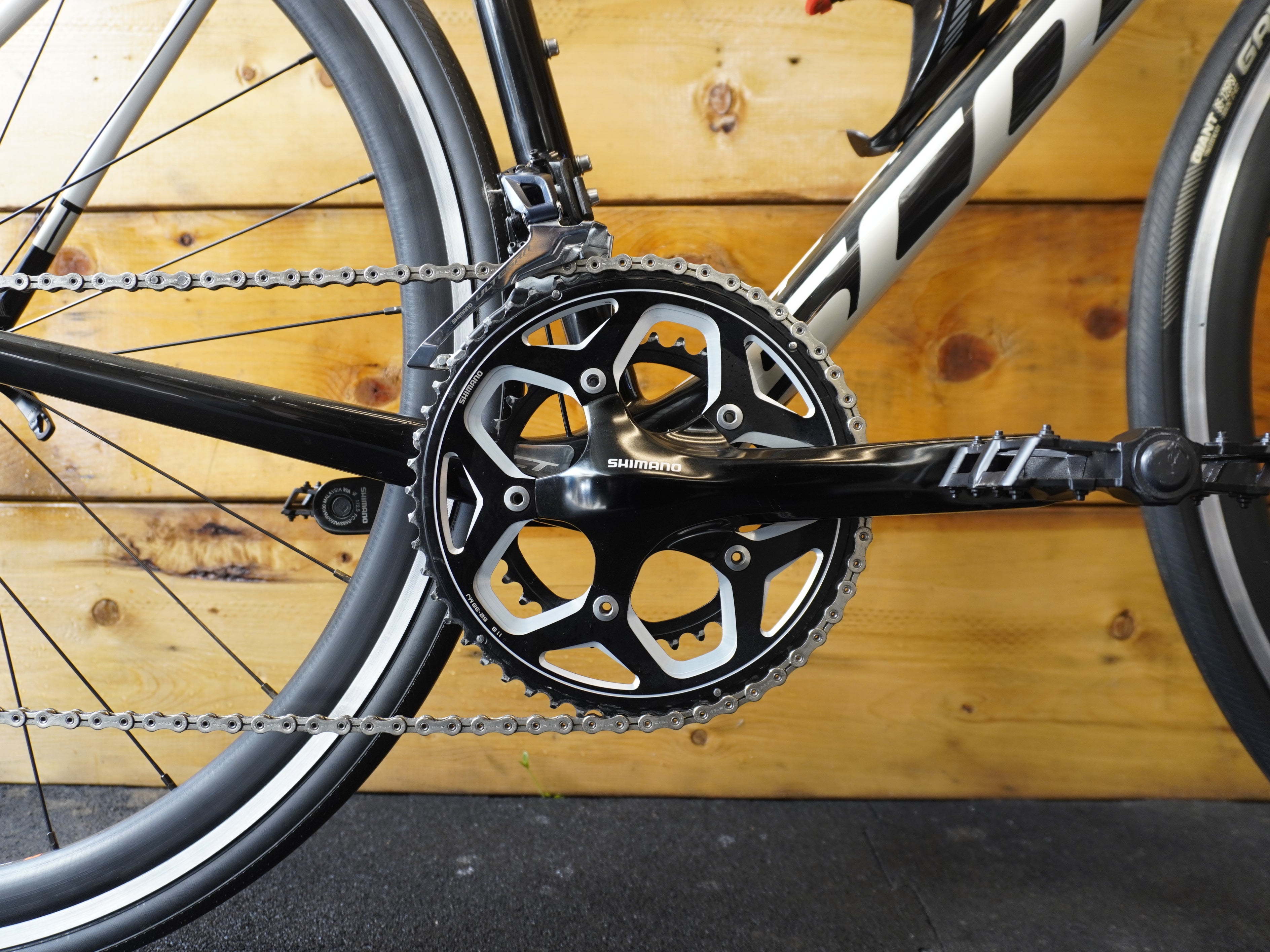 RENT Scott Addict 30 Road Bike