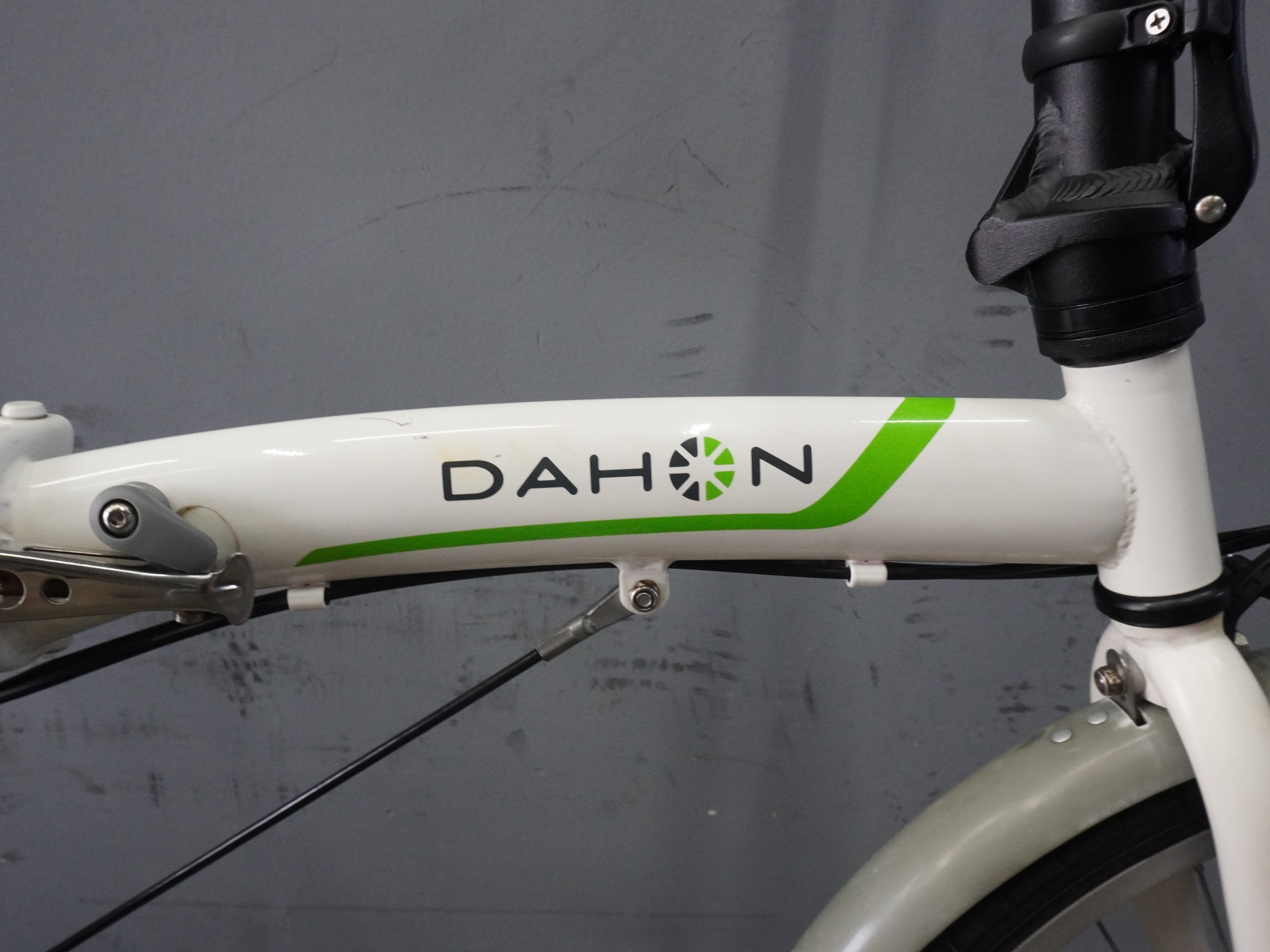 Dahon Urban V6 Folding Bike