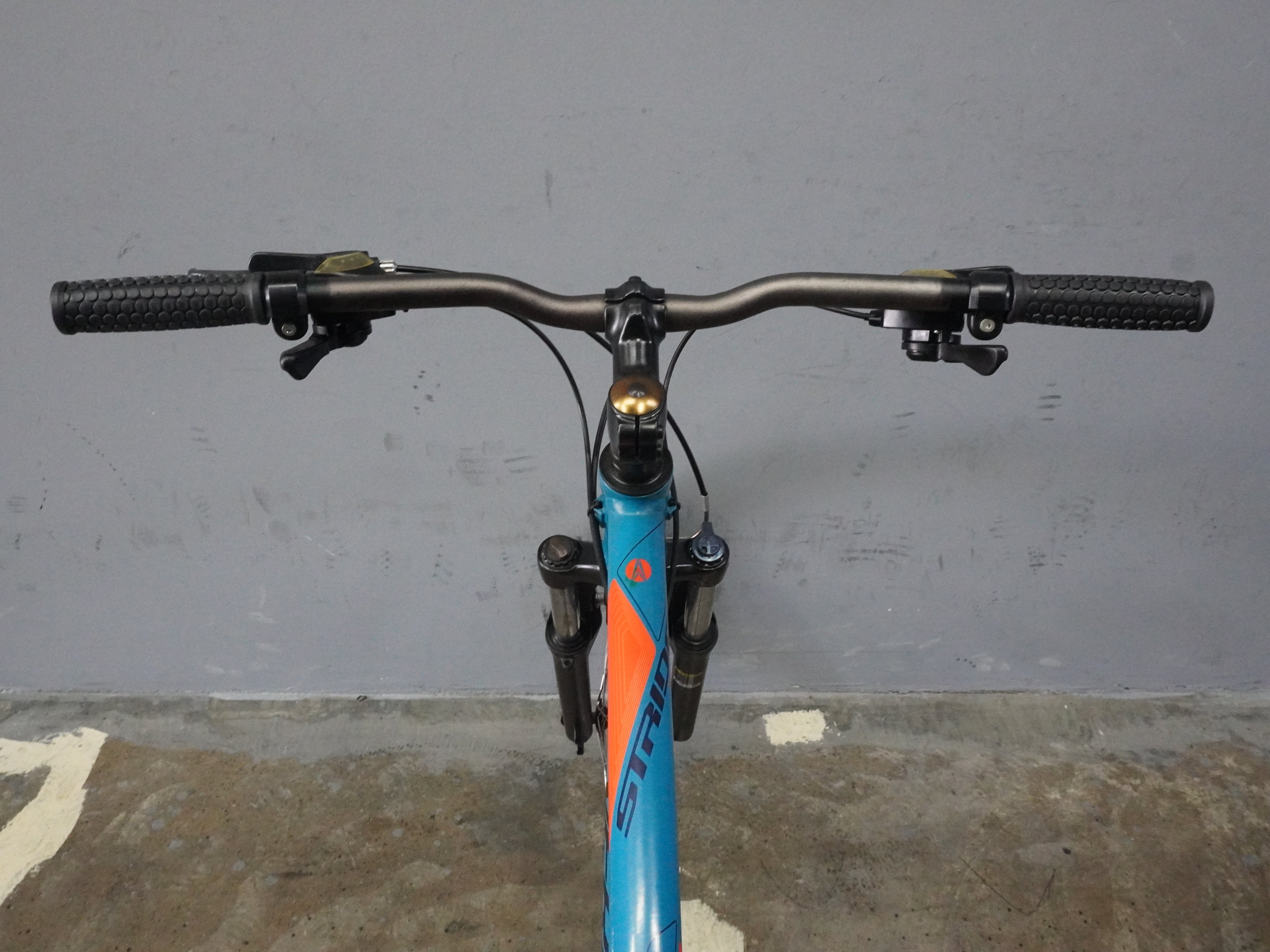 RENT Silverback Stride Sport Mountain Bike