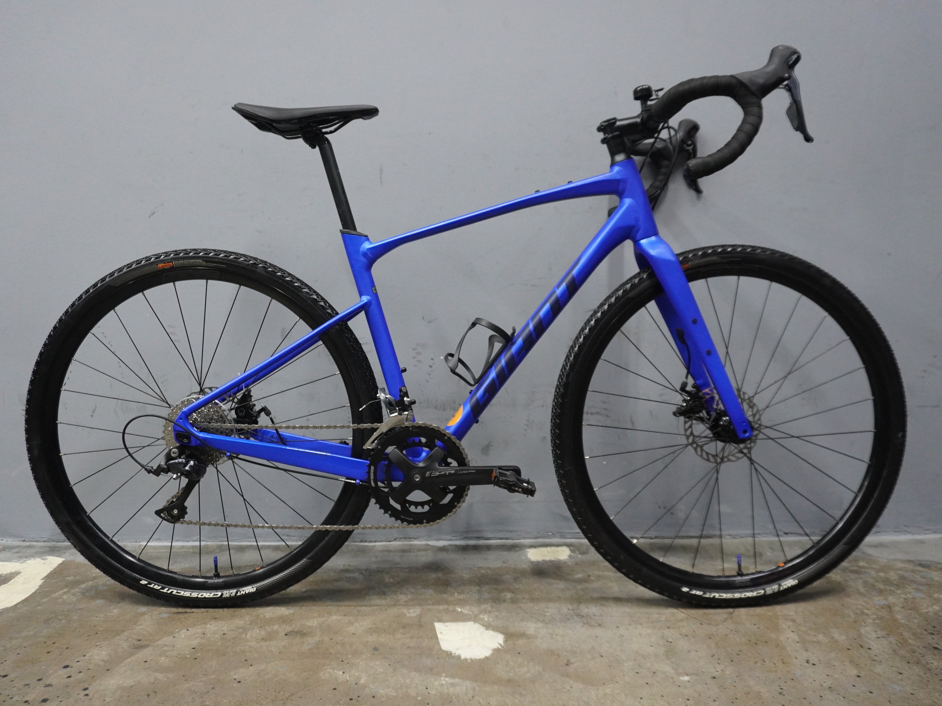 Giant Revolt 2 Gravel Bike