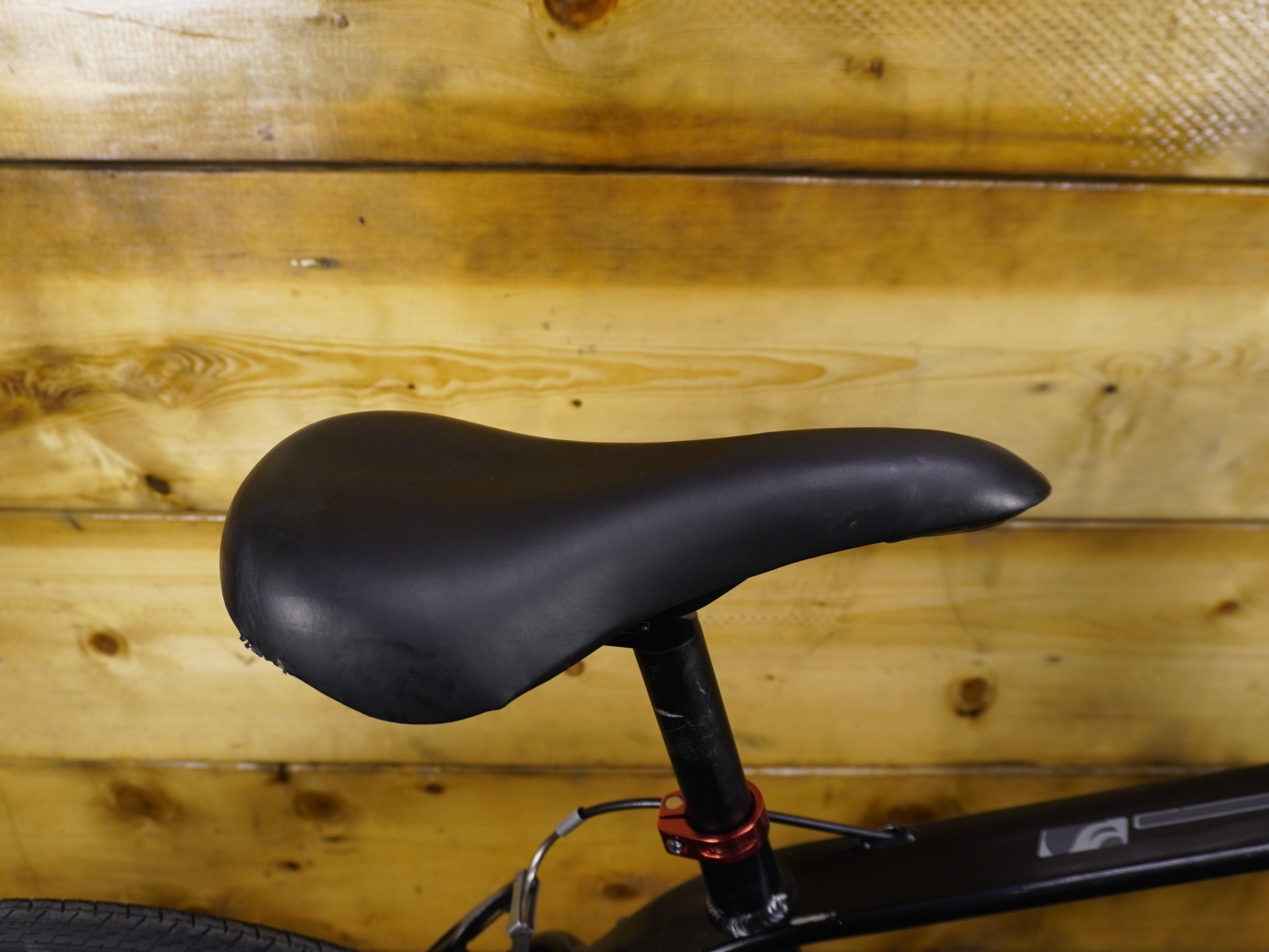 RENT Giant Escape 3 Hybrid Bike