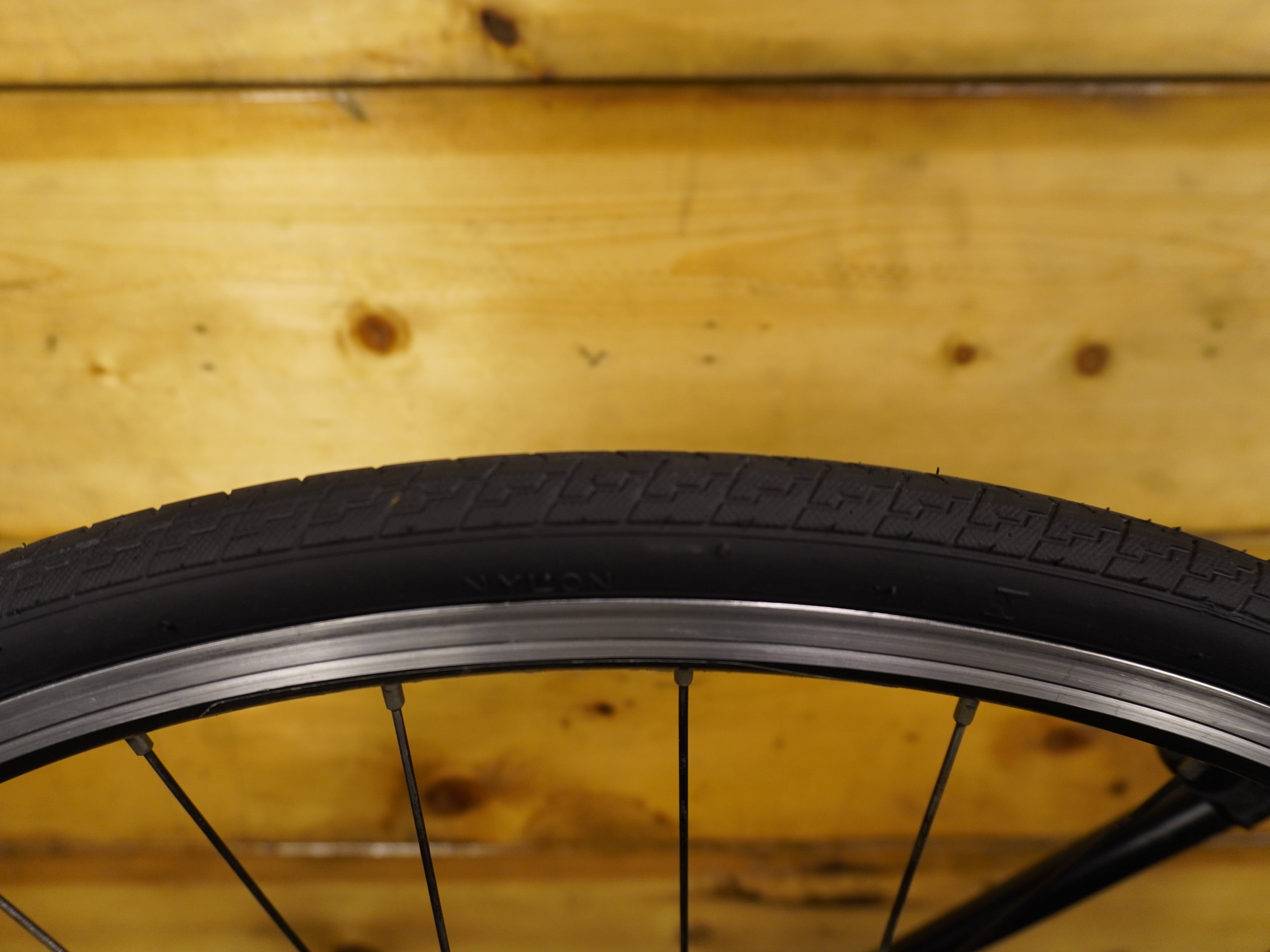 RENT Giant Escape 3 Hybrid Bike